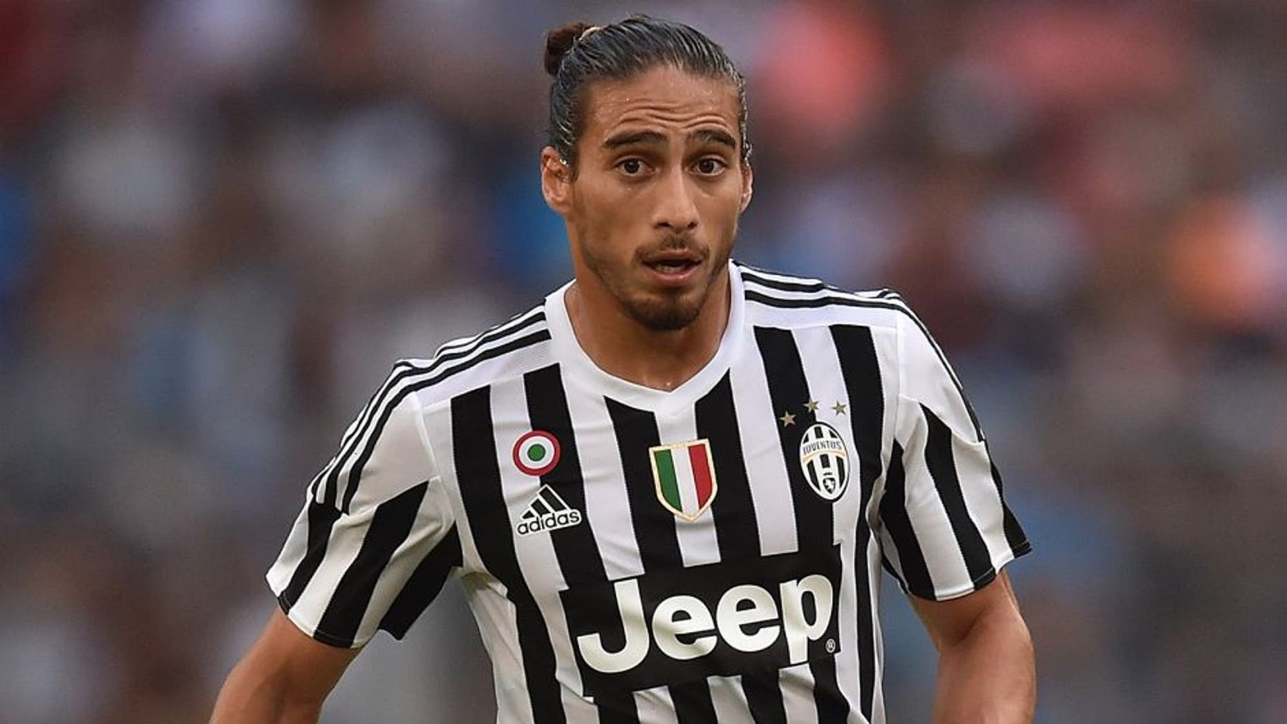 MARSEILLE, FRANCE - AUGUST 01: Martin Caceres of Juventus FC in action during the preseason friendly match between Olympique de Marseille and Juventus FC at Stade Velodrome on August 1, 2015 in Marseille, France. (Photo by Valerio Pennicino/Getty Images)