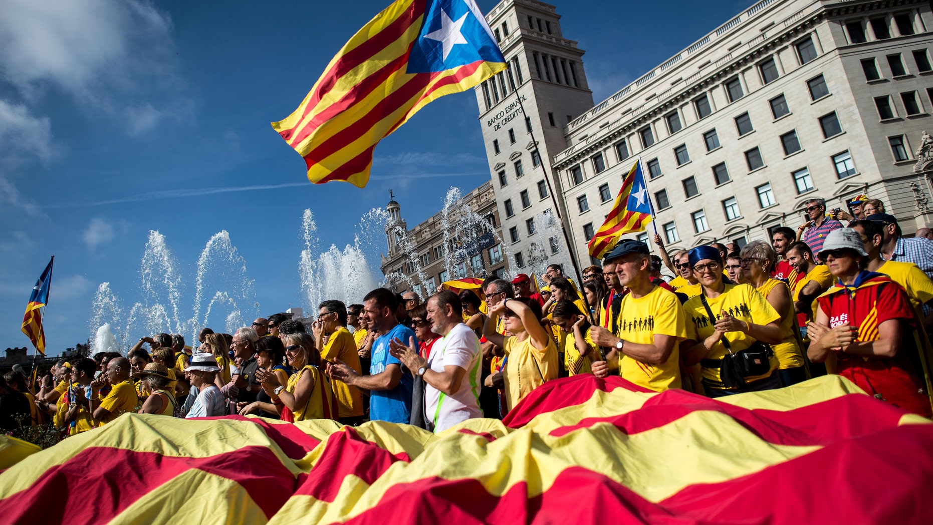 BARCELONA, SPAIN - OCTOBER 19: Pro-Independence catalans gather in Catalunya square during a Pro-Independence rally on October 19, 2014 in Barcelona, Spain. President of Catalonia announced to hold an unofficial poll instead of independence referendum on November 9 in an attempt to avoid the suspension imposed by the Constitutional Spanish Court. (Photo by David Ramos/Getty Images)