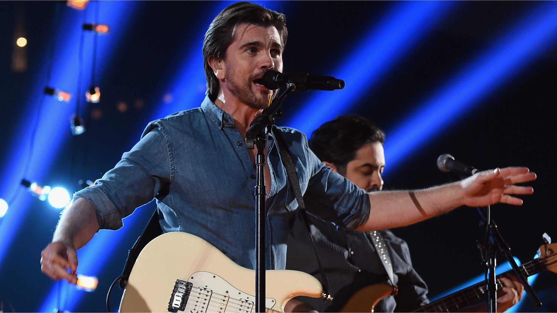 LOS ANGELES, CA - FEBRUARY 08: Recording Artist Juanes performs onstage during The 57th Annual GRAMMY Awards at the STAPLES Center on February 8, 2015 in Los Angeles, California. (Photo by Larry Busacca/Getty Images for NARAS)