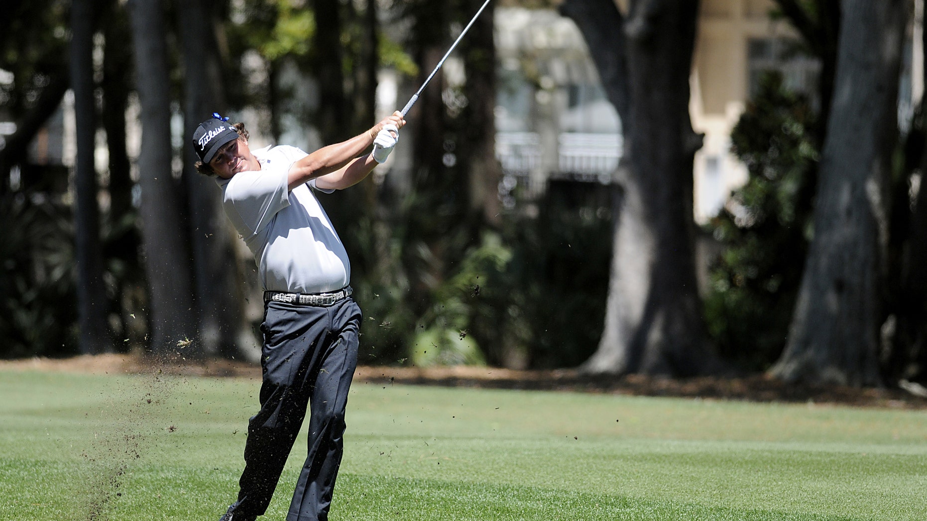 Jason Dufner hits from the first fairway during the first round of the RBC Heritage golf tournament Thursday, April 18, 2013, in Hilton Head Island, S.C. (AP Photo/The Island Packet, Sarah Welliver)