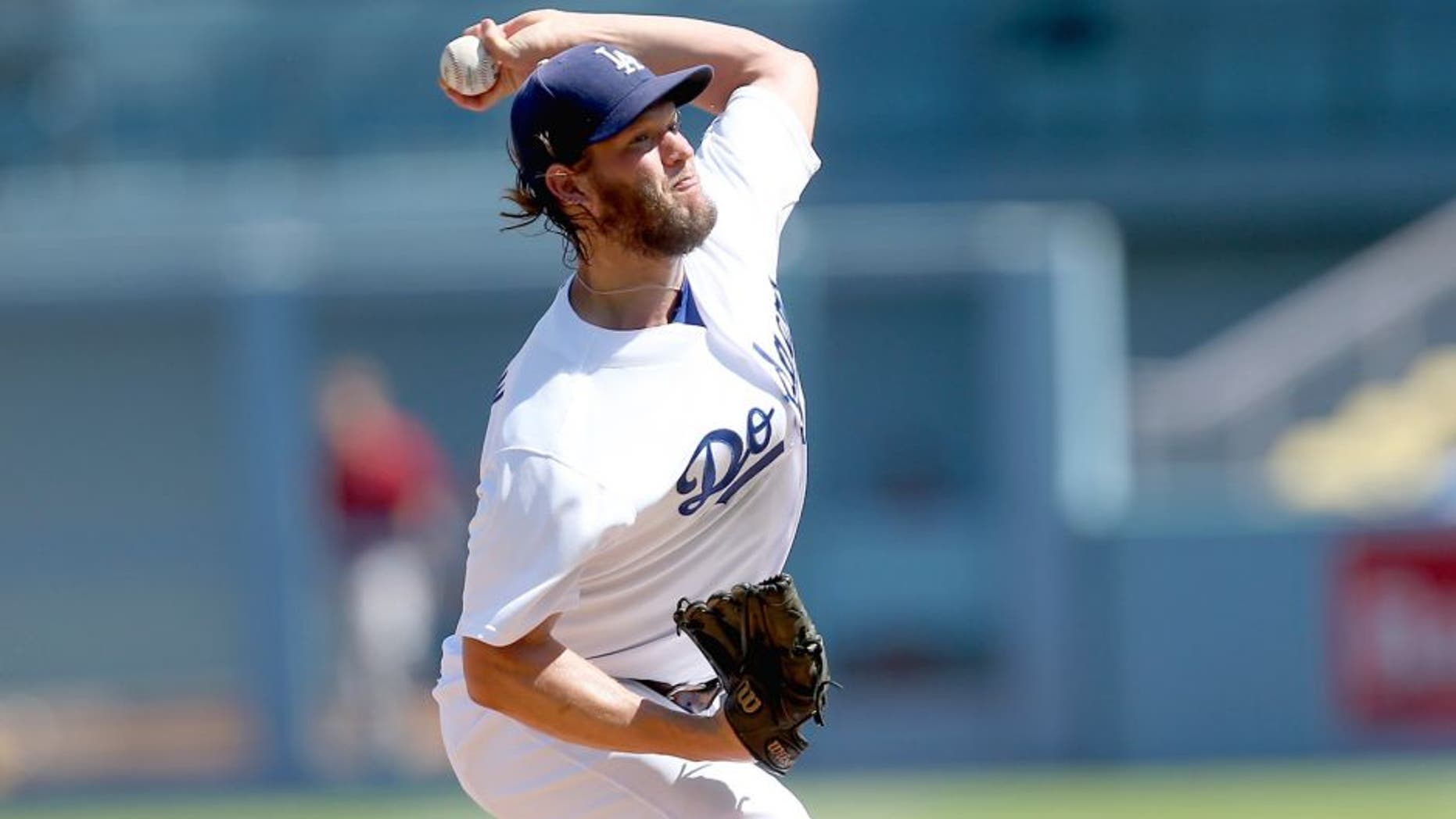 LOS ANGELES, CA - SEPTEMBER 24: Clayton Kershaw #22 of the Los Angeles Dodgers throws a pitch against the Arizona Diamondbacks at Dodger Stadium on September 24, 2015 in Los Angeles, California. (Photo by Stephen Dunn/Getty Images)