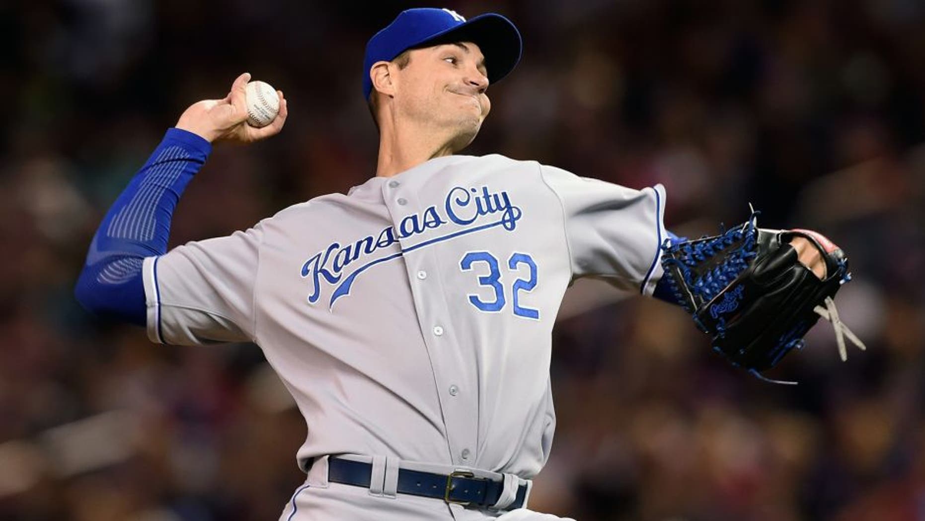 MINNEAPOLIS, MN - OCTOBER 2: Chris Young #32 of the Kansas City Royals delivers a pitch against the Minnesota Twins during the first inning of the game on October 2, 2015 at Target Field in Minneapolis, Minnesota. (Photo by Hannah Foslien/Getty Images)
