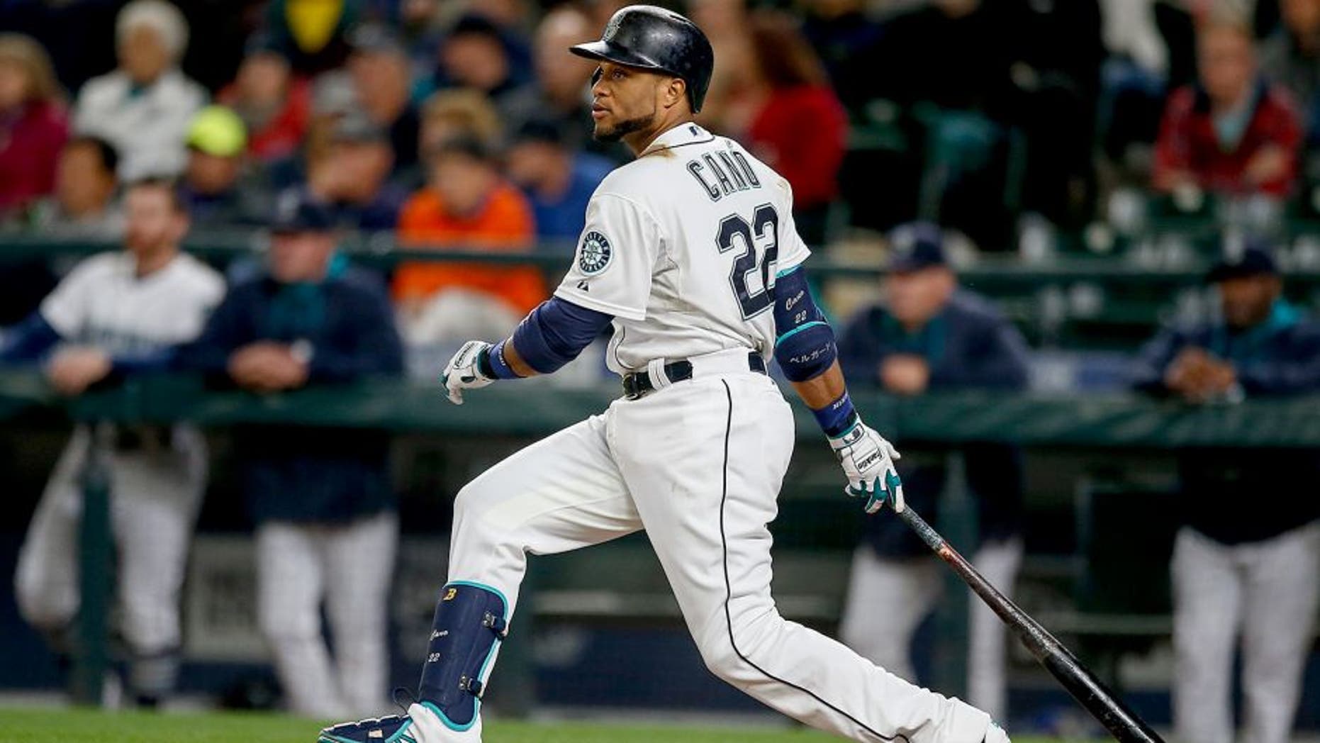 SEATTLE, WA - SEPTEMBER 28: Robinson Cano #22 of the Seattle Mariners singles in the fourth inning against the Houston Astros at Safeco Field on September 28, 2015 in Seattle, Washington. (Photo by Otto Greule Jr/Getty Images)