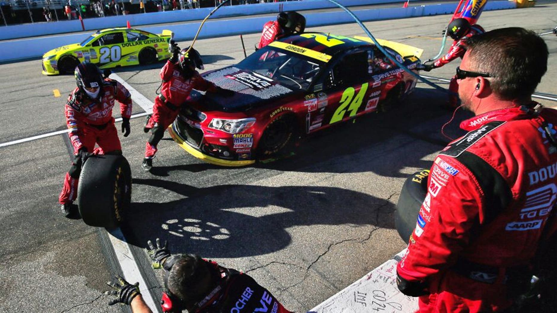 LOUDON, NH - SEPTEMBER 27: Jeff Gordon, driver of the #24 Drive To End Hunger Chevrolet, pits during the NASCAR Sprint Cup Series SYLVANIA 300 at New Hampshire Motor Speedway on September 27, 2015 in Loudon, New Hampshire. (Photo by Chris Trotman/Getty Images)