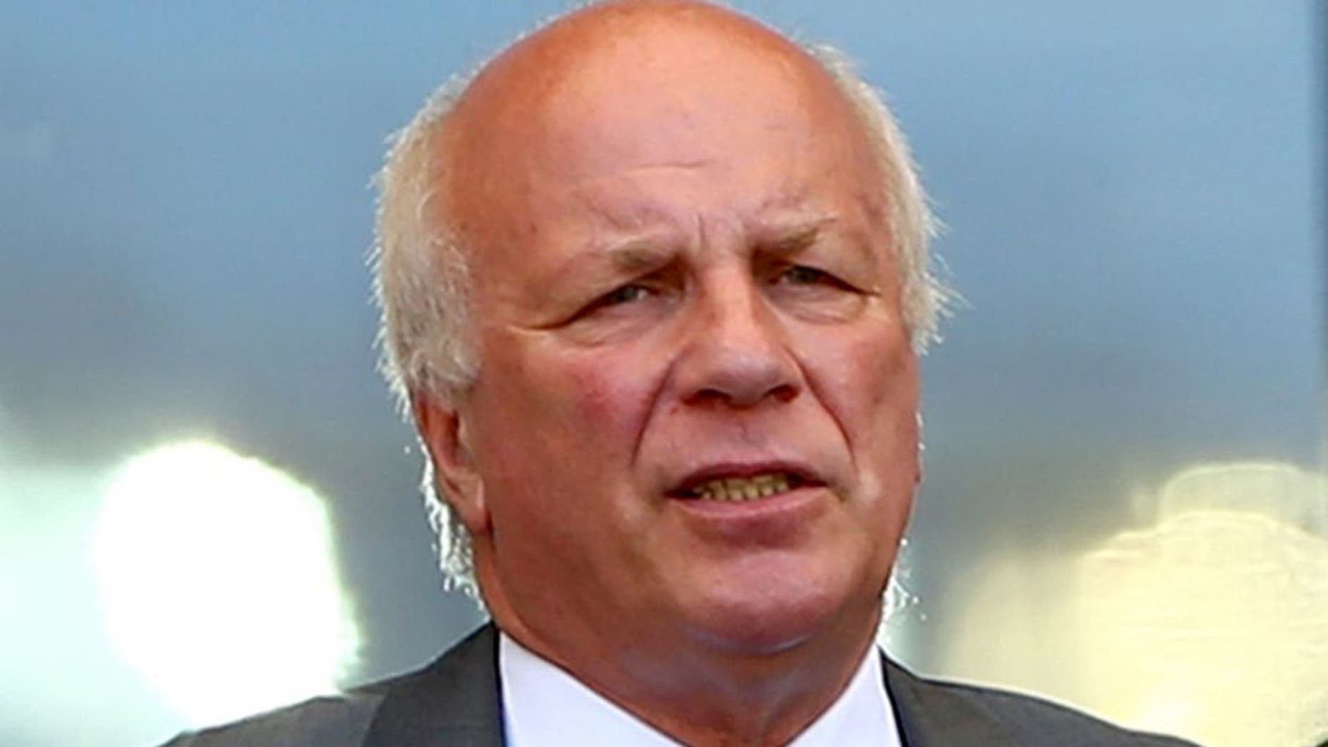 BELO HORIZONTE, BRAZIL - JUNE 24: Chairman of the FA Greg Dyke look on during the 2014 FIFA World Cup Brazil Group D match between Costa Rica and England at Estadio Mineirao on June 24, 2014 in Belo Horizonte, Brazil. (Photo by Paul Gilham/Getty Images)