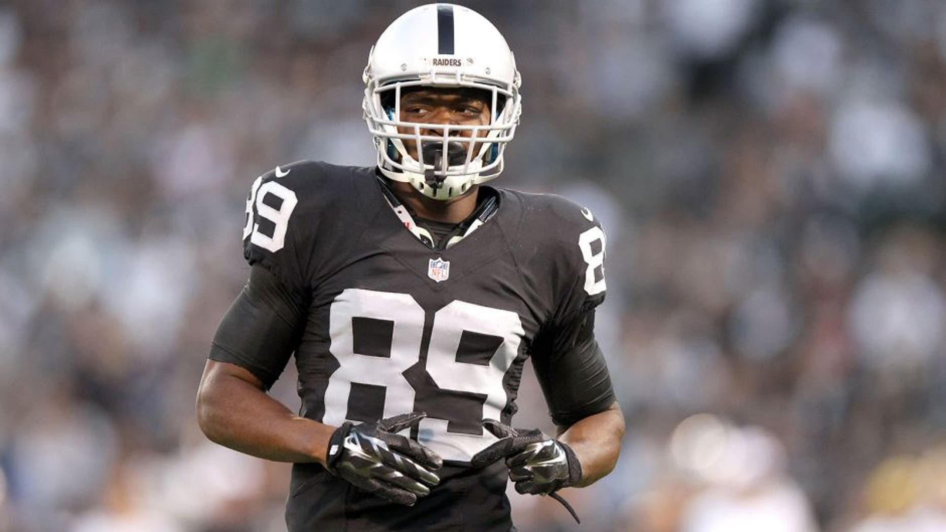 OAKLAND, CA - AUGUST 14: Amari Cooper #89 of the Oakland Raiders in action during their game against the St. Louis Rams at O.co Coliseum on August 14, 2015 in Oakland, California. (Photo by Ezra Shaw/Getty Images)