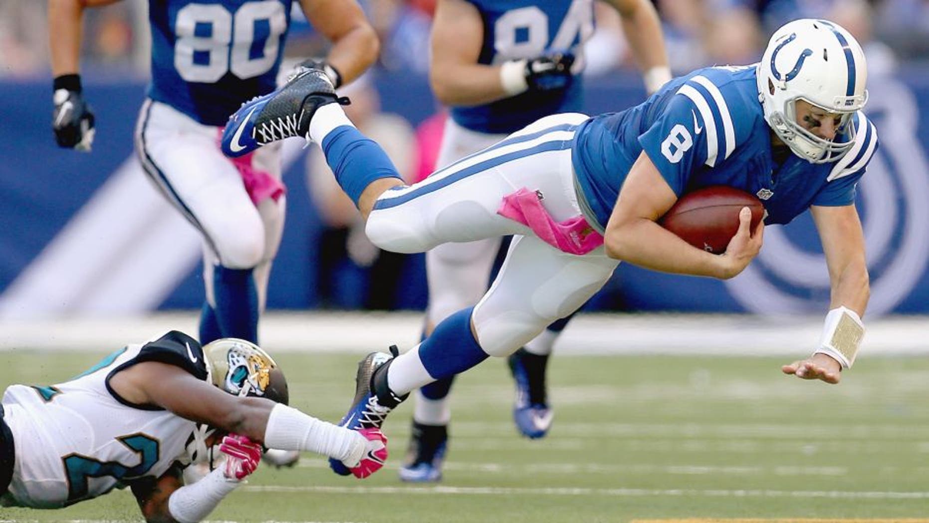 Matt Hasselbeck #8 of the Indianapolis Colts dives for yardage during the game against the Jacksonville Jaguars at Lucas Oil Stadium on October 4, 2015 in Indianapolis, Indiana. (Photo by Andy Lyons/Getty Images)