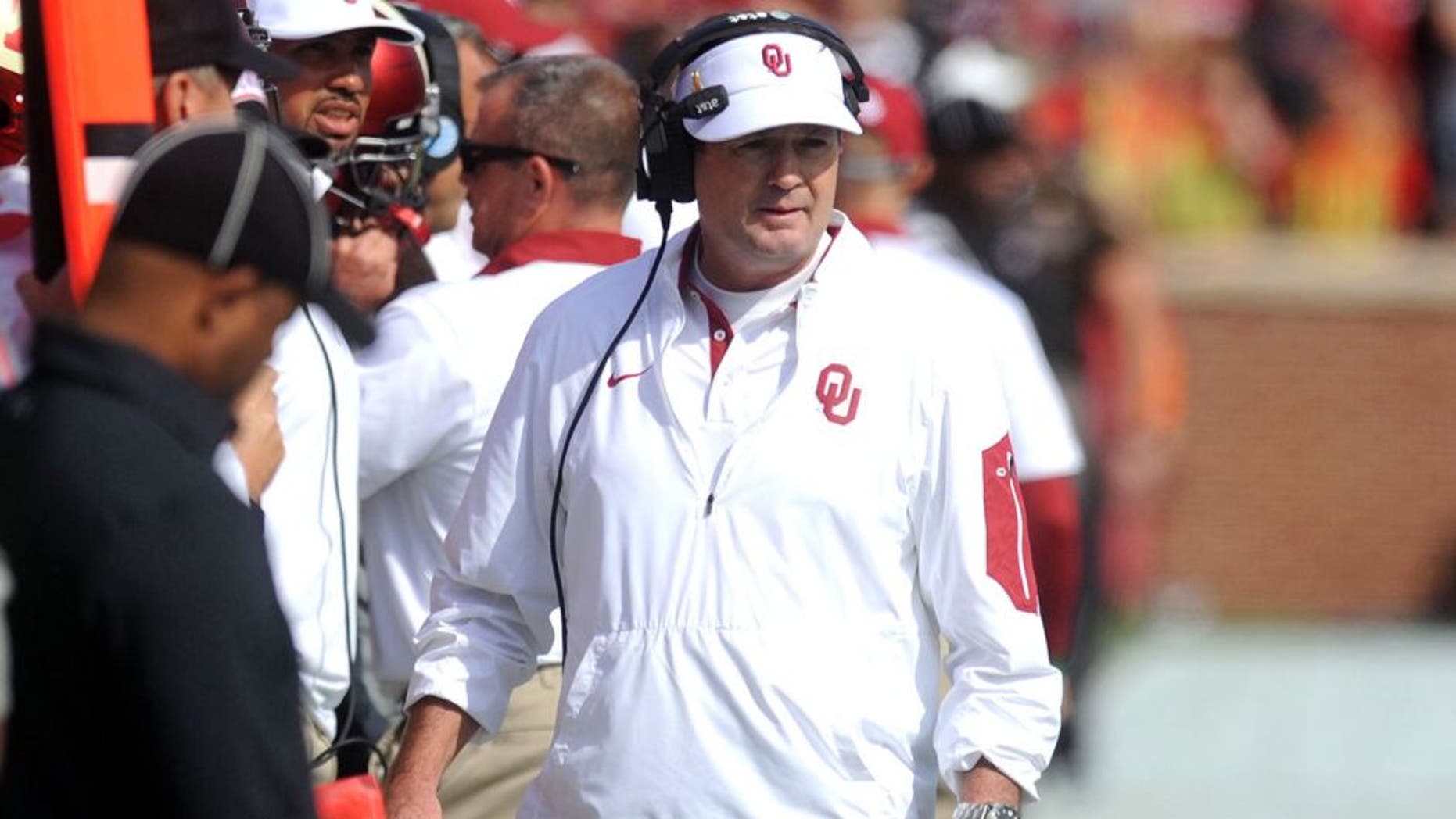 Oct 3, 2015; Norman, OK, USA; Oklahoma Sooners head coach Bob Stoops watches his team in action against the West Virginia Mountaineers in the first quarter at Gaylord Family - Oklahoma Memorial Stadium. Mandatory Credit: Mark D. Smith-USA TODAY Sports