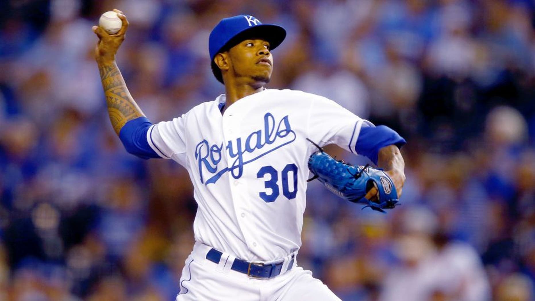 KANSAS CITY, MO - SEPTEMBER 23: Starting pitcher Yordano Ventura #30 of the Kansas City Royals pitches during the 1st inning of the game against the Seattle Mariners at Kauffman Stadium on September 23, 2015 in Kansas City, Missouri. (Photo by Jamie Squire/Getty Images)