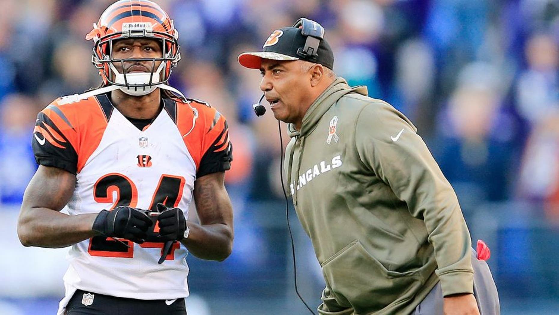BALTIMORE, MD - NOVEMBER 10: Head coach Marvin Lewis of the Cincinnati Bengals talks with Adam Jones #24 during the fourth quarter against the Baltimore Ravens at M&T Bank Stadium on November 10, 2013 in Baltimore, Maryland. (Photo by Rob Carr/Getty Images) *** Local Caption *** Marvin Lewis; Adam Jones