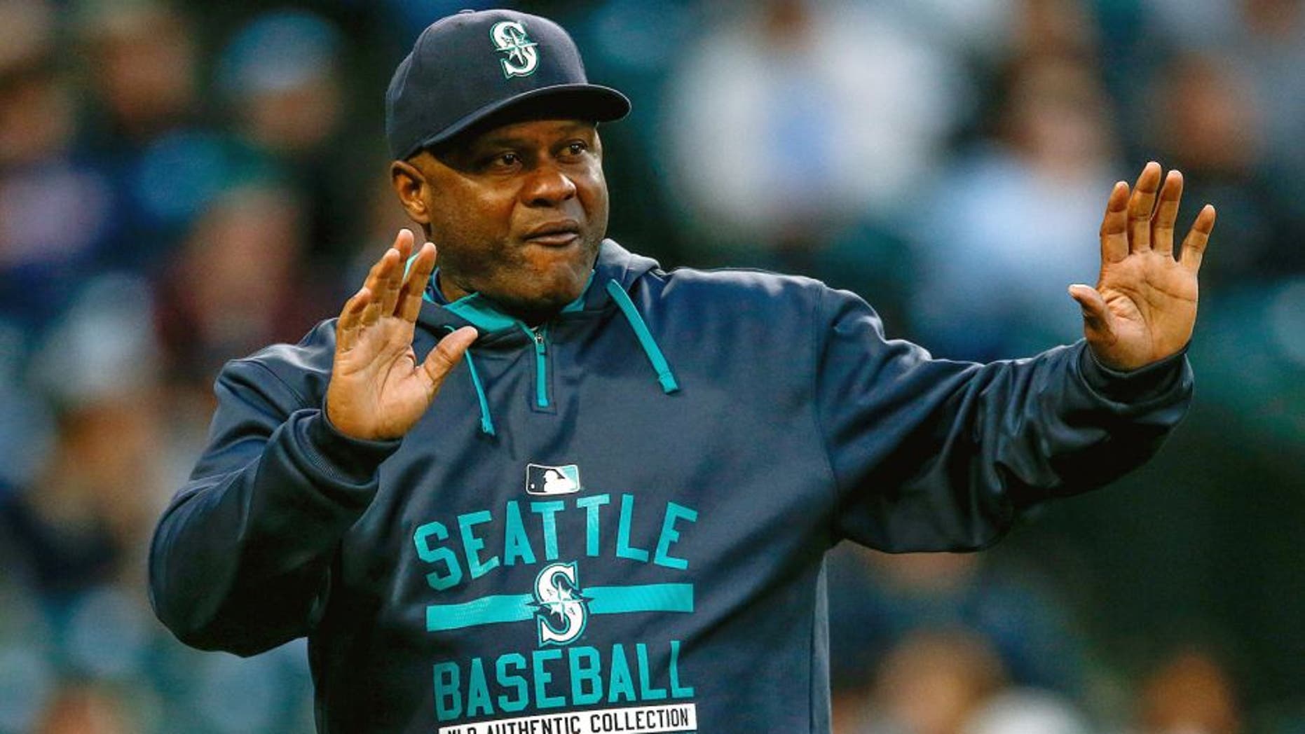 SEATTLE, WA - OCTOBER 03: Manager Lloyd McClendon #21 of the Seattle Mariners looks on against the Oakland Athletics at Safeco Field on October 3, 2015 in Seattle, Washington. (Photo by Otto Greule Jr/Getty Images)