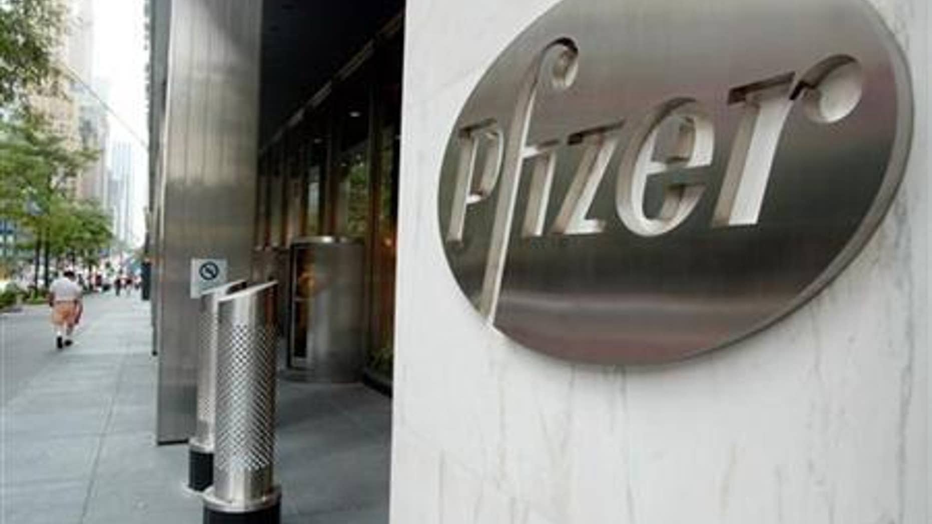 The entrance of Pfizer World headquaters in New York City, August 31, 2003. REUTERS/Jeff Christensen