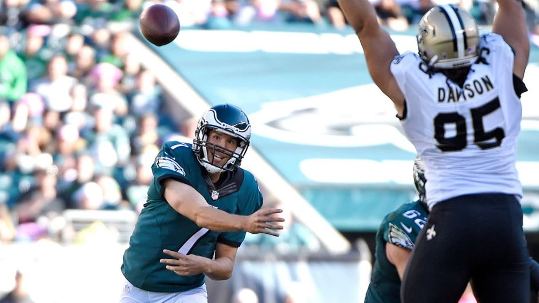 Oct 11, 2015; Philadelphia, PA, USA; Philadelphia Eagles quarterback Sam Bradford (7) throws a pass during the third quarter against the New Orleans Saints at Lincoln Financial Field. The Eagles defeated the Saints, 39-17. Mandatory Credit: Eric Hartline-USA TODAY Sports