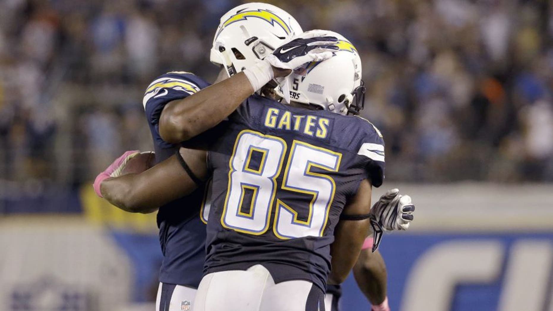 SAN DIEGO, CA - OCTOBER 12: Tight end Antonio Gates #85 of the San Diego Chargers celebrates after a touchdown reception against the Pittsburgh Steelers at Qualcomm Stadium on October 12, 2015 in San Diego, California. (Photo by Jeff Gross/Getty Images)