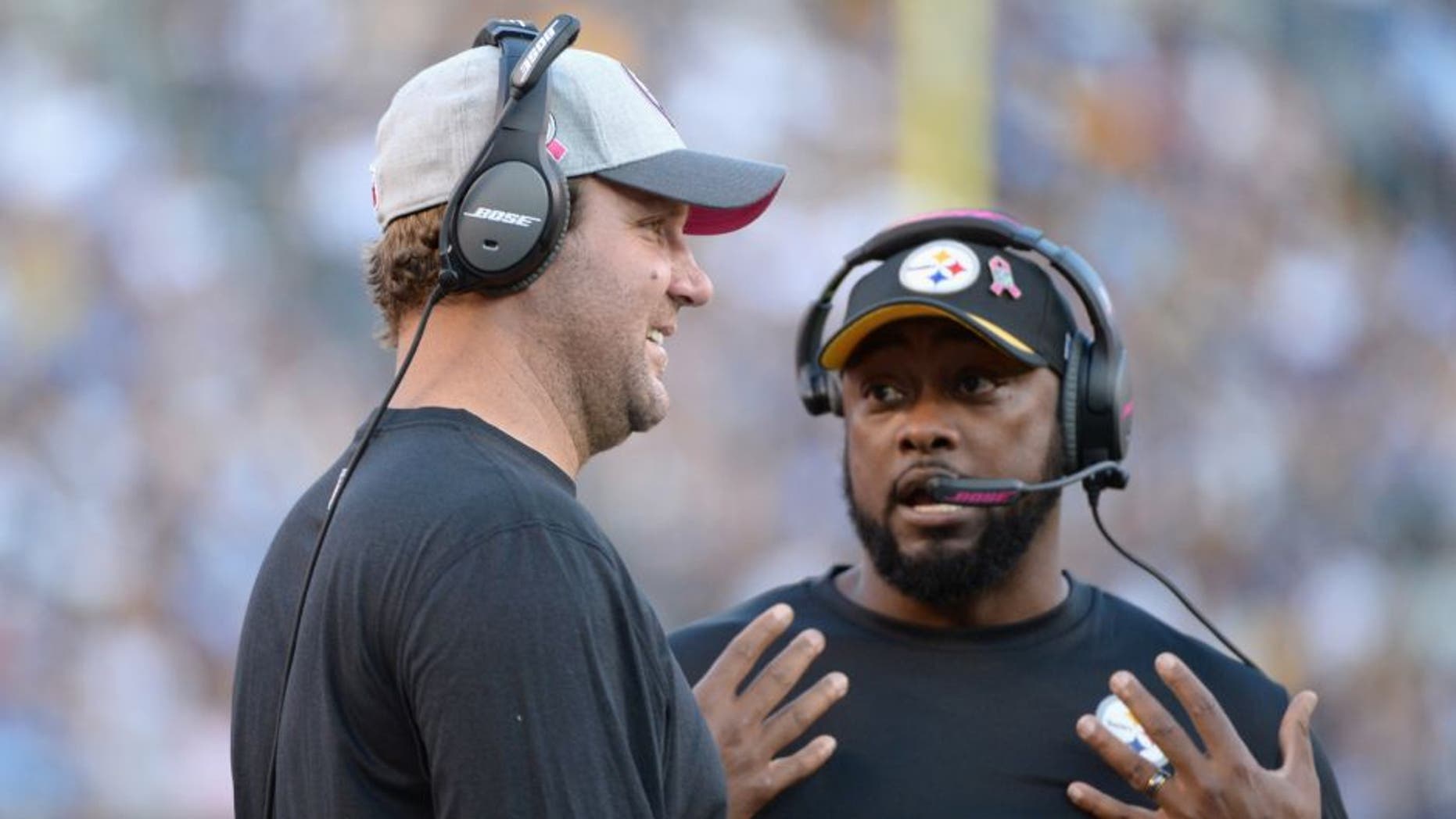 SAN DIEGO, CA - OCTOBER 12: (L-R) Injured quarterback Ben Roethlisberger #7 talks with head coach Mike Tomlin of the Pittsburgh Steelers during a game against the San Diego Chargers at Qualcomm Stadium on October 12, 2015 in San Diego, California. (Photo by Donald Miralle/Getty Images)