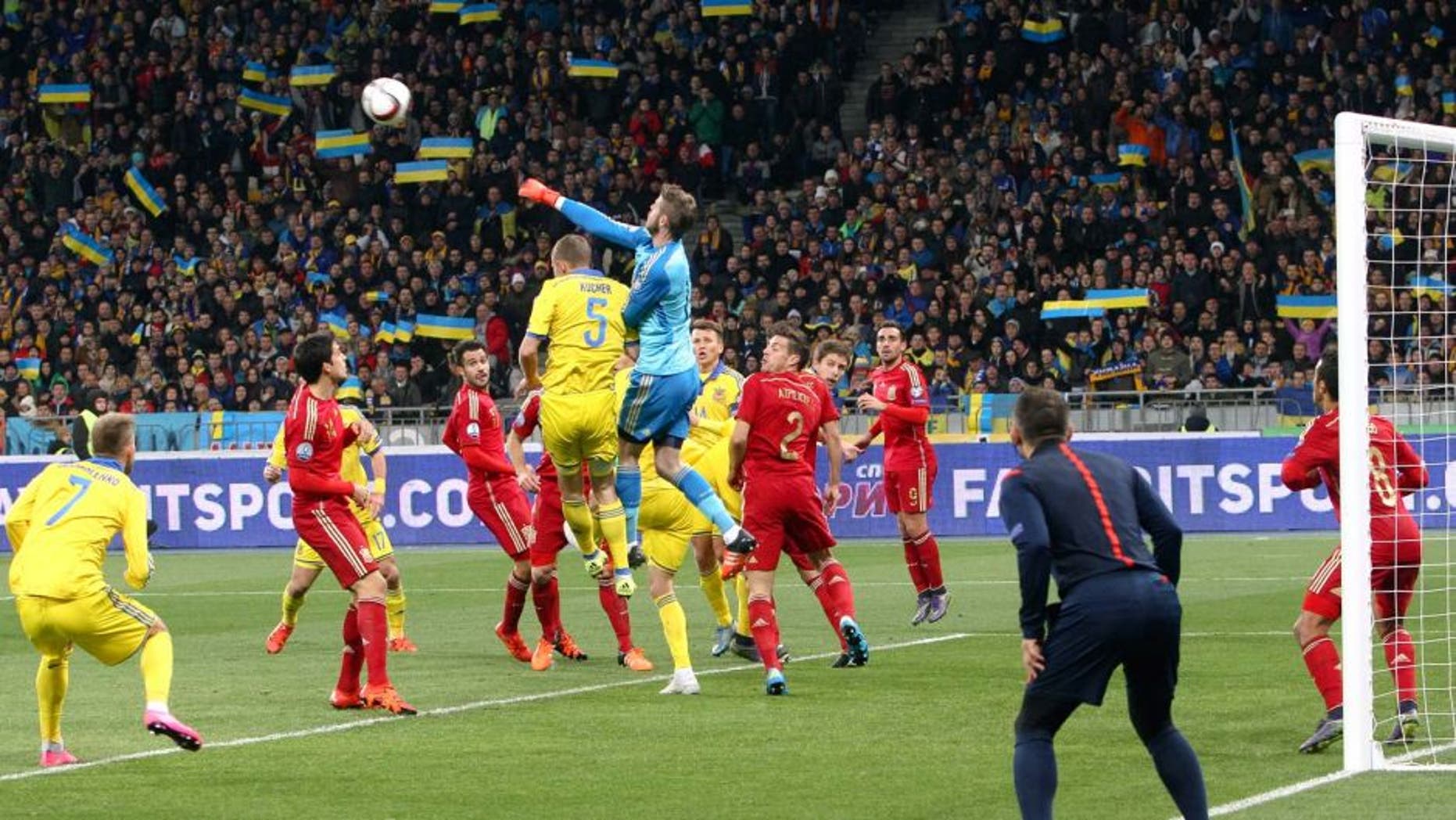 KIEV, UKRAINE - 2015/10/12: Goalkeeper David de Gea of Spain saves during the European Qualifiers 2016 match between Ukraine and Spain national teams, at NSK Olimpiyskyi Stadium in Kyiv on September 16, 2015. (Photo by Sergii Kharchenko/Pacific Press/LightRocket via Getty Images)