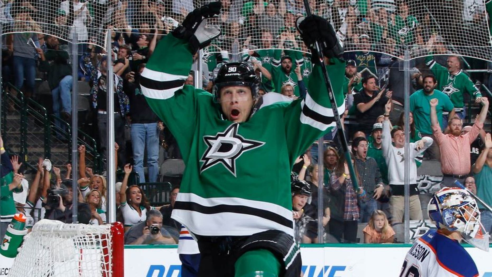 DALLAS, TX - OCTOBER 13: Jason Spezza #90 of the Dallas Stars scores one of his three goals on the night against the Edmonton Oilers at the American Airlines Center on October 13, 2015 in Dallas, Texas. (Photo by Glenn James/NHLI via Getty Images)