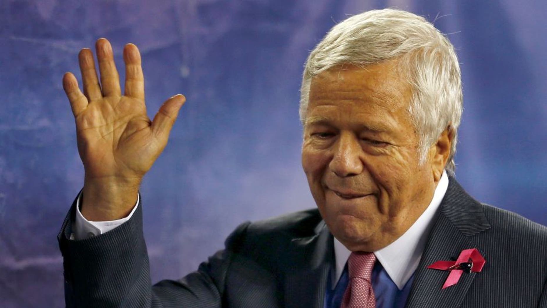 FOXBORO, MA - OCTOBER 05: New England Patriots owner Robert Kraft waves before a game against the Cincinnati Bengals at Gillette Stadium on October 5, 2014 in Foxboro, Massachusetts. (Photo by Jim Rogash/Getty Images)
