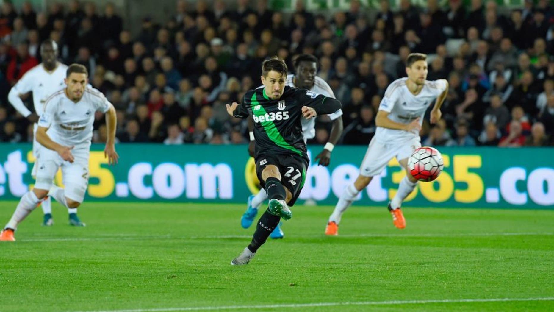 SWANSEA, WALES - OCTOBER 19: Bojan Krkic of Stoke City scores their first goal from the penalty spot during the Barclays Premier League match between Swansea City and Stoke City at Liberty Stadium on October 19, 2015 in Swansea, Wales. (Photo by Stu Forster/Getty Images)