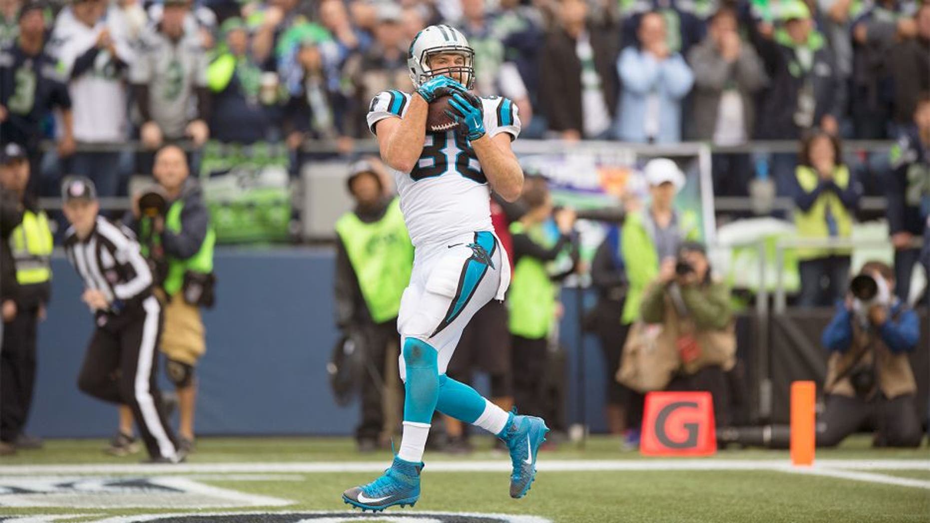 Oct 18, 2015; Seattle, WA, USA; Carolina Panthers tight end Greg Olsen (88) catches a game winning touchdown pass during the second half against the Seattle Seahawks at CenturyLink Field. The Panthers won 27-23. Mandatory Credit: Troy Wayrynen-USA TODAY Sports