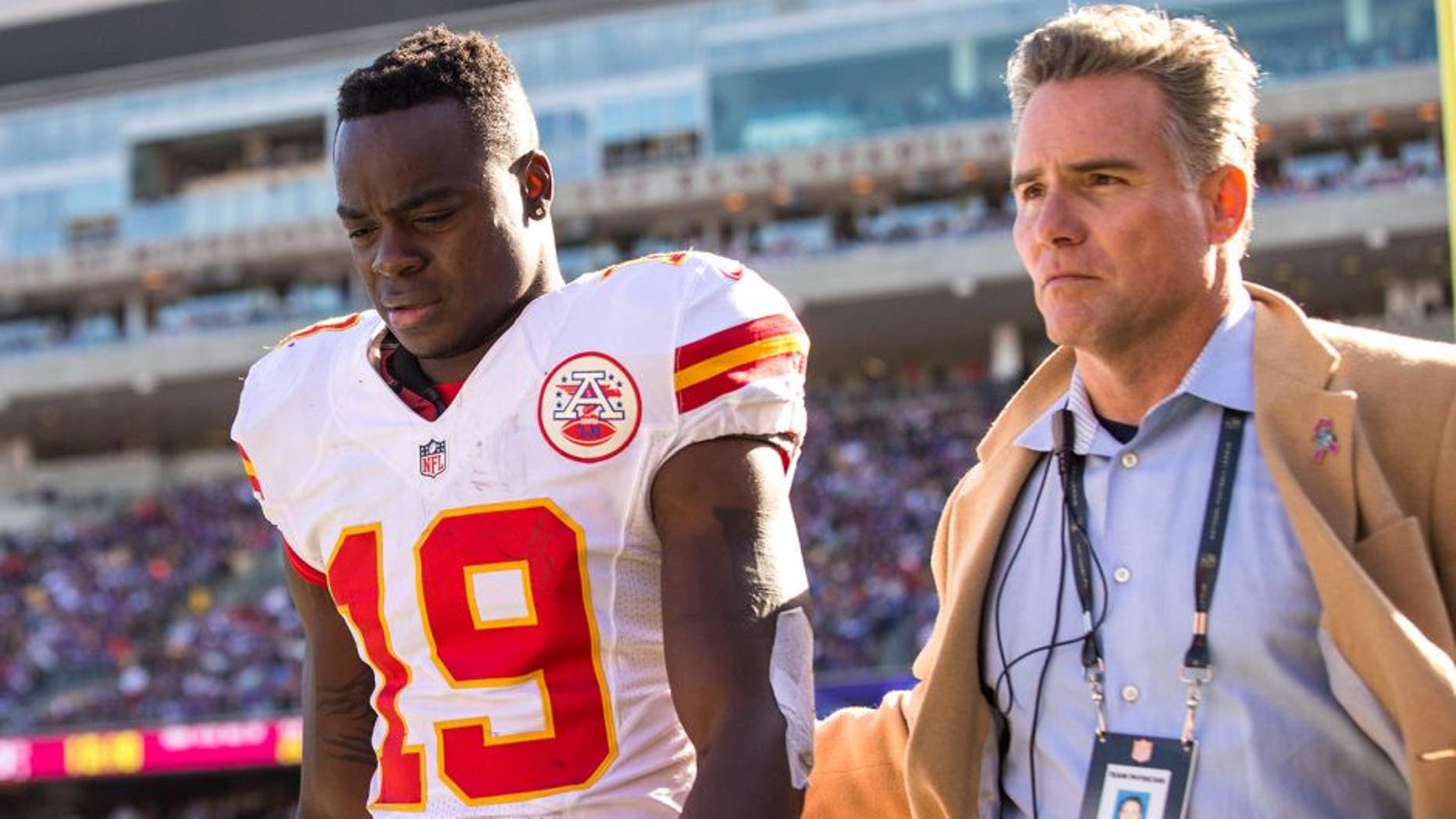 Oct 18, 2015; Minneapolis, MN, USA; Kansas City Chiefs wide receiver Jeremy Maclin (19) is helped off the field following an injury during the fourth quarter against the Minnesota Vikings at TCF Bank Stadium. The Vikings defeated the Chiefs 16-10. Mandatory Credit: Brace Hemmelgarn-USA TODAY Sports