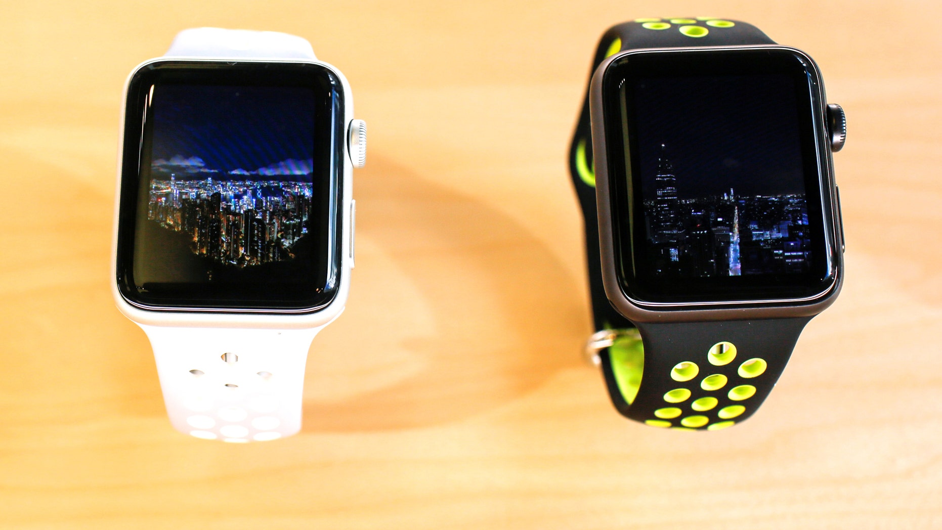 File photo: The new Apple Watch models are displayed inside of an Apple Inc. store in New York, U.S., September 16, 2016. (REUTERS/Eduardo Munoz)