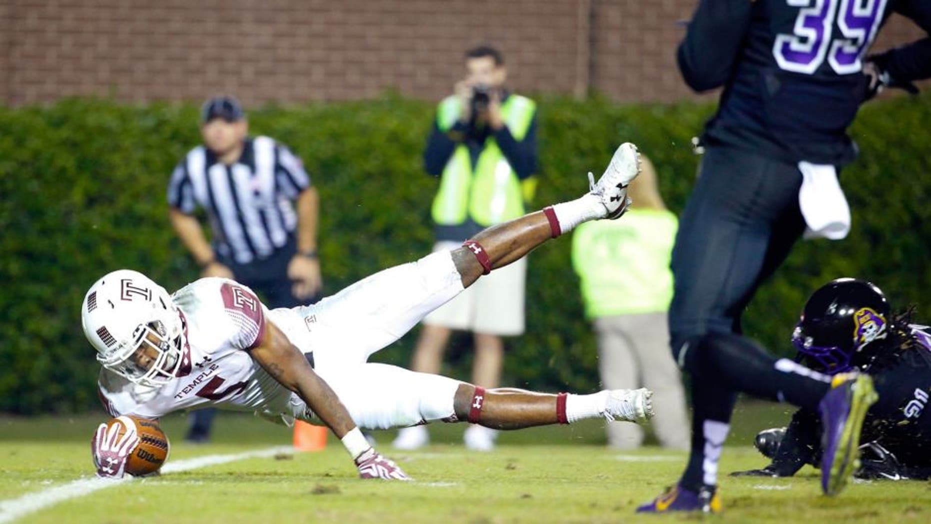 Oct 22, 2015; Greenville, NC, USA; Temple Owls running back Jahad Thomas (5) scores on a 4th quarter touchdown run against the East Carolina Pirates at Dowdy-Ficklen Stadium. The Temple Owls defeated the East Carolina Pirates 24-14. Mandatory Credit: James Guillory-USA TODAY Sports