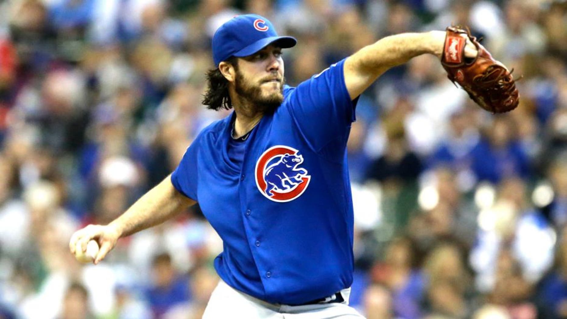 MILWAUKEE, WI - OCTOBER 4: Dan Haren #50 of the Chicago Cubs throws to the Milwaukee Brewers in the first inning of a baseball game at Miller Park on October 4, 2015 in Milwaukee, Wisconsin. (Photo by Jeffrey Phelps/Getty Images)