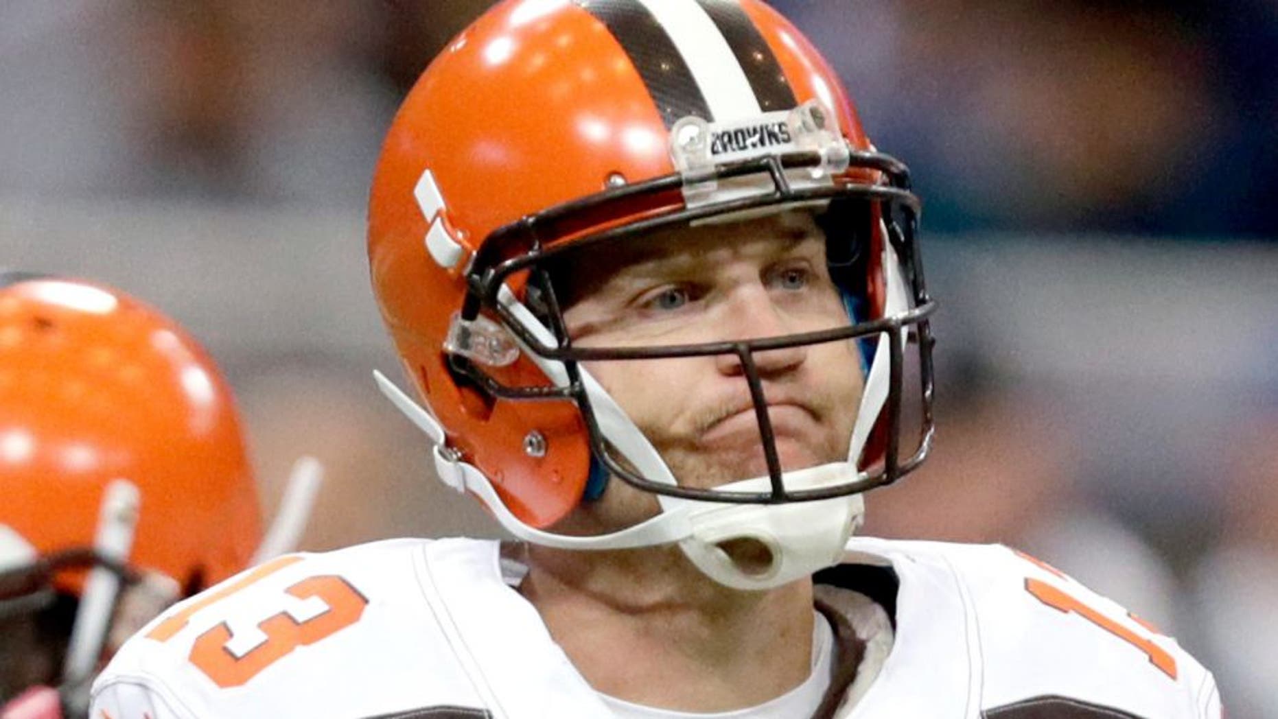 Cleveland Browns quarterback Josh McCown looks to the sideline during the third quarter of an NFL football game against the St. Louis Rams, Sunday, Oct. 25, 2015, in St. Louis. (AP Photo/Tom Gannam)