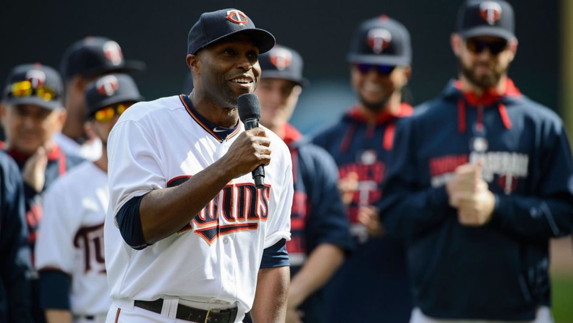 MINNEAPOLIS, MN - OCTOBER 4: Torii Hunter #48 of the Minnesota Twins speaks before the game against the Kansas City Royals on October 4, 2015 at Target Field in Minneapolis, Minnesota. The Royals defeated the Twins 6-1. (Photo by Hannah Foslien/Getty Images)
