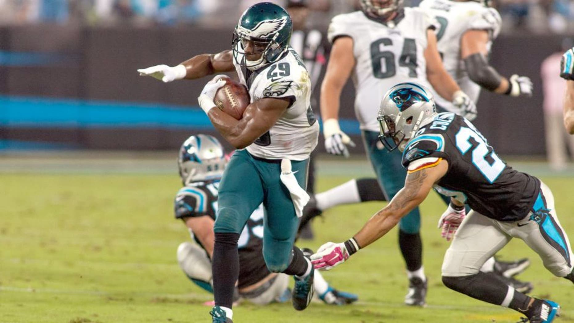 Oct 25, 2015; Charlotte, NC, USA; Philadelphia Eagles running back DeMarco Murray (29) runs the ball during the second quarter against the Carolina Panthers at Bank of America Stadium. Mandatory Credit: Jeremy Brevard-USA TODAY Sports