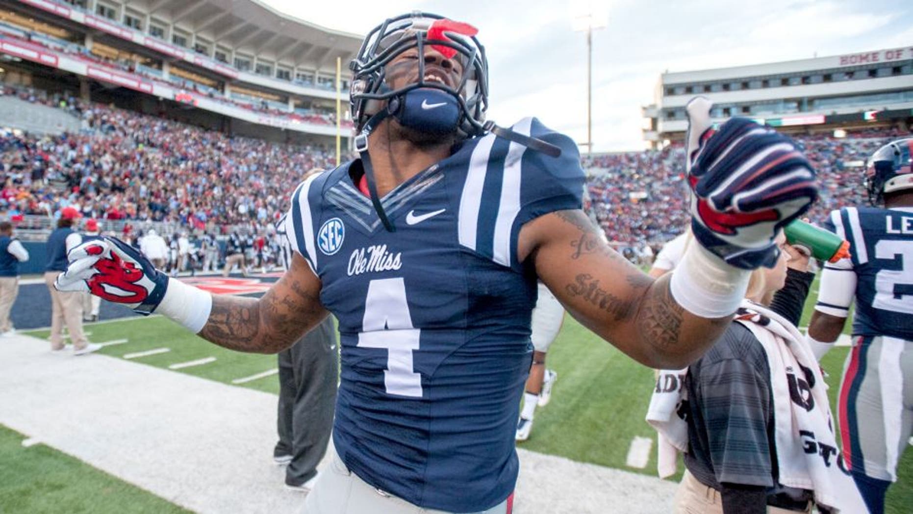 OXFORD, MS - OCTOBER 18: Linebacker Denzel Nkemdiche #4 of the Mississippi Rebels prior to their game against the Tennessee Volunteers on October 18, 2014 at Vaught-Hemingway Stadium in Oxford, Mississippi. The Mississippi Rebels defeated the Tennessee Volunteers 34-3. (Photo by Michael Chang/Getty Images)