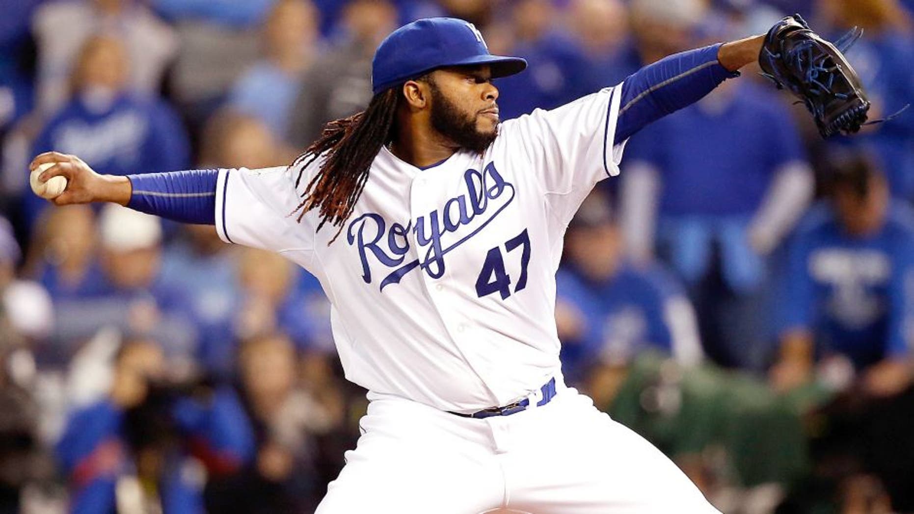 KANSAS CITY, MO - OCTOBER 28: Johnny Cueto #47 of the Kansas City Royals throws a pitch in the first inning against the New York Mets in Game Two of the 2015 World Series at Kauffman Stadium on October 28, 2015 in Kansas City, Missouri. (Photo by Christian Petersen/Getty Images)