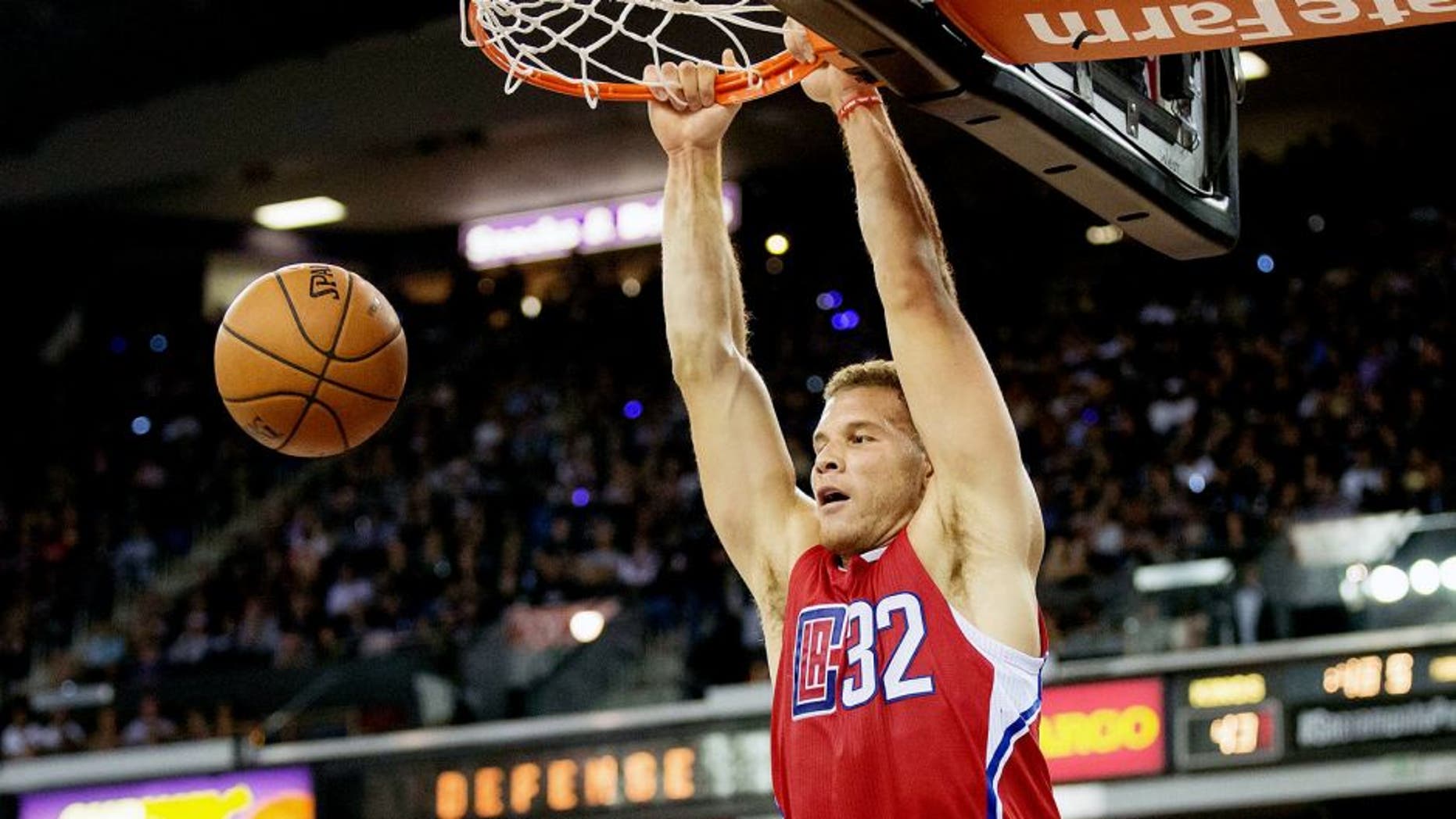 Oct 28, 2015; Sacramento, CA, USA; Los Angeles Clippers forward Blake Griffin (32) dunks the ball against the Sacramento Kings during the second quarter at Sleep Train Arena. Mandatory Credit: Kelley L Cox-USA TODAY Sports