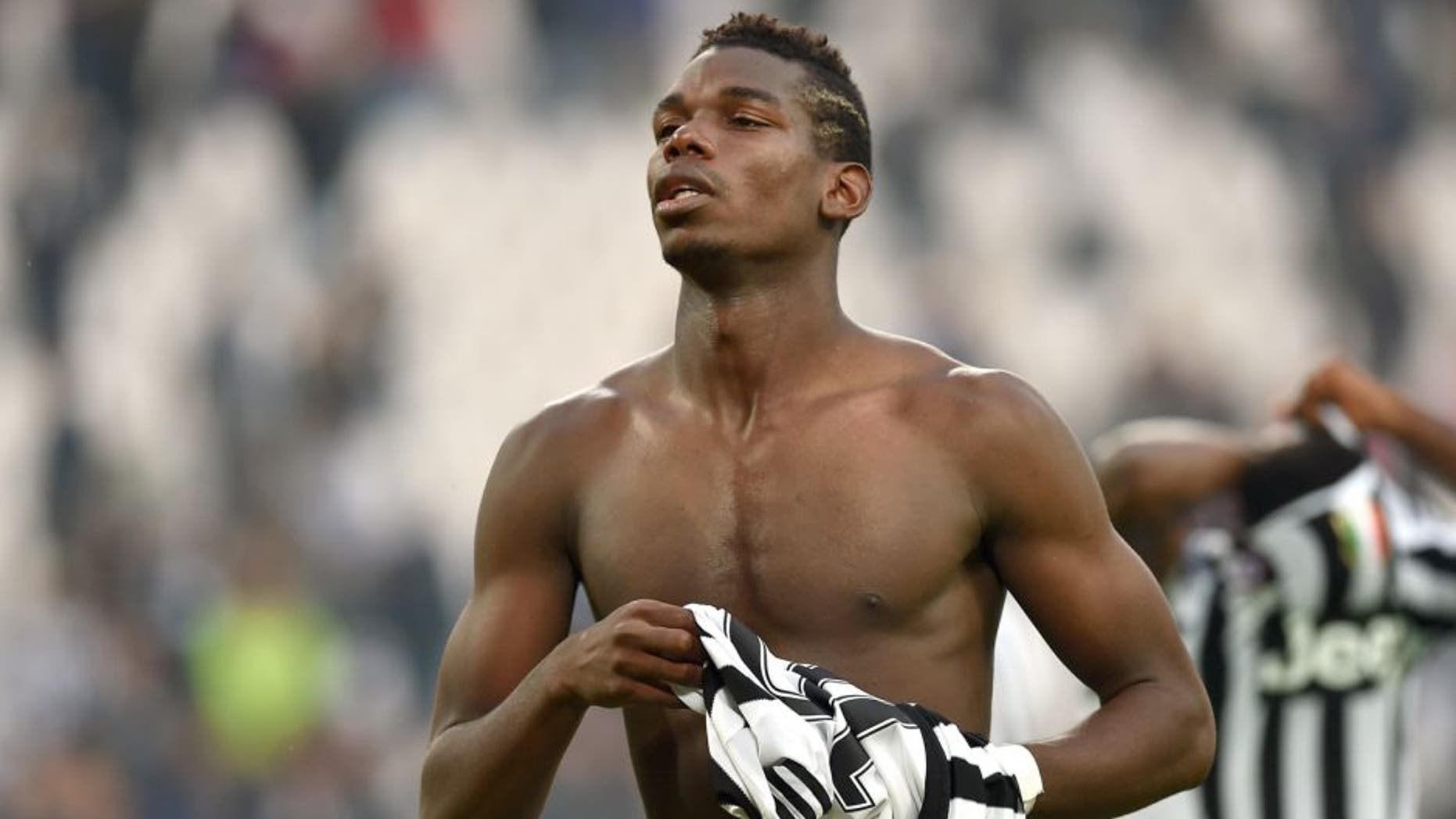 TURIN, ITALY - OCTOBER 25: Paul Pogba of Juventus FC celebrates victory at the end of the Serie A match between Juventus FC and Atalanta BC at Juventus Arena on October 25, 2015 in Turin, Italy. (Photo by Valerio Pennicino/Getty Images)