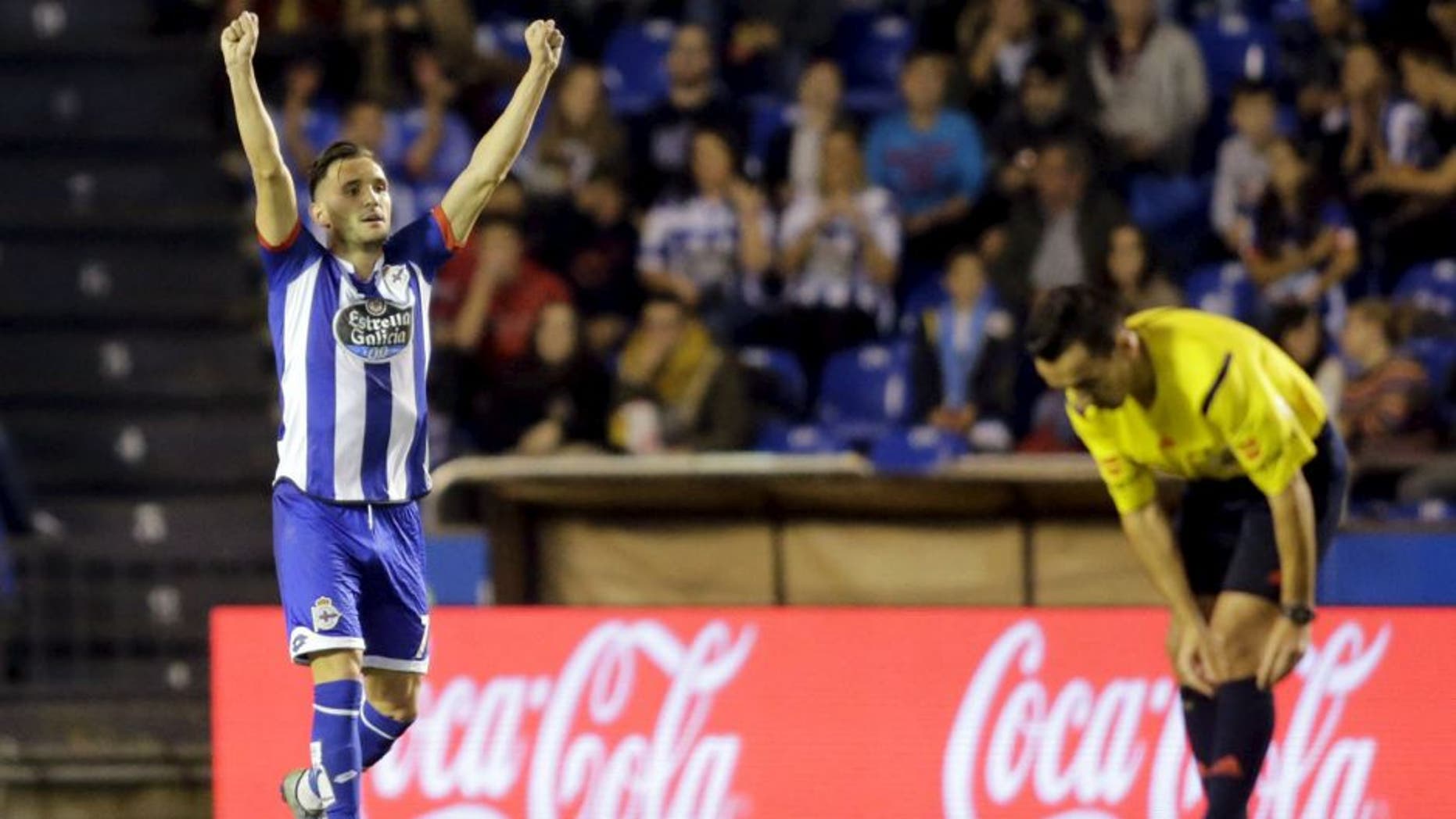 Deportivo Coruna's Lucas Perez celebrates his goal against Atletico Madrid during their Spanish First Division soccer match at Riazor stadium in Coruna, Spain October 30, 2015. REUTERS/Miguel Vidal Picture Supplied by Action Images