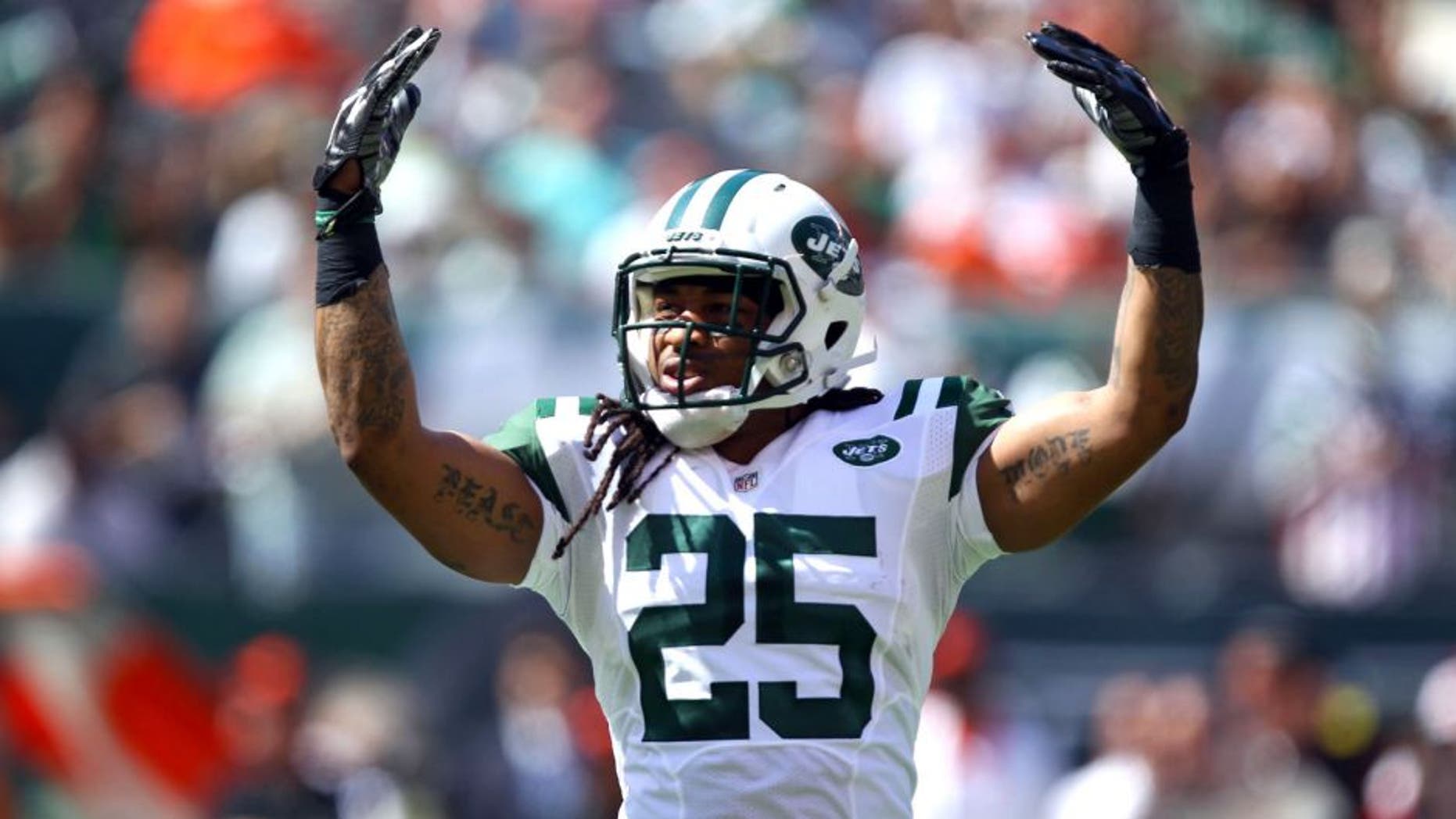 Sep 13, 2015; East Rutherford, NJ, USA; New York Jets safety Calvin Pryor (25) rallies fans against the Cleveland Browns during the first half at MetLife Stadium. Mandatory Credit: Danny Wild-USA TODAY Sports