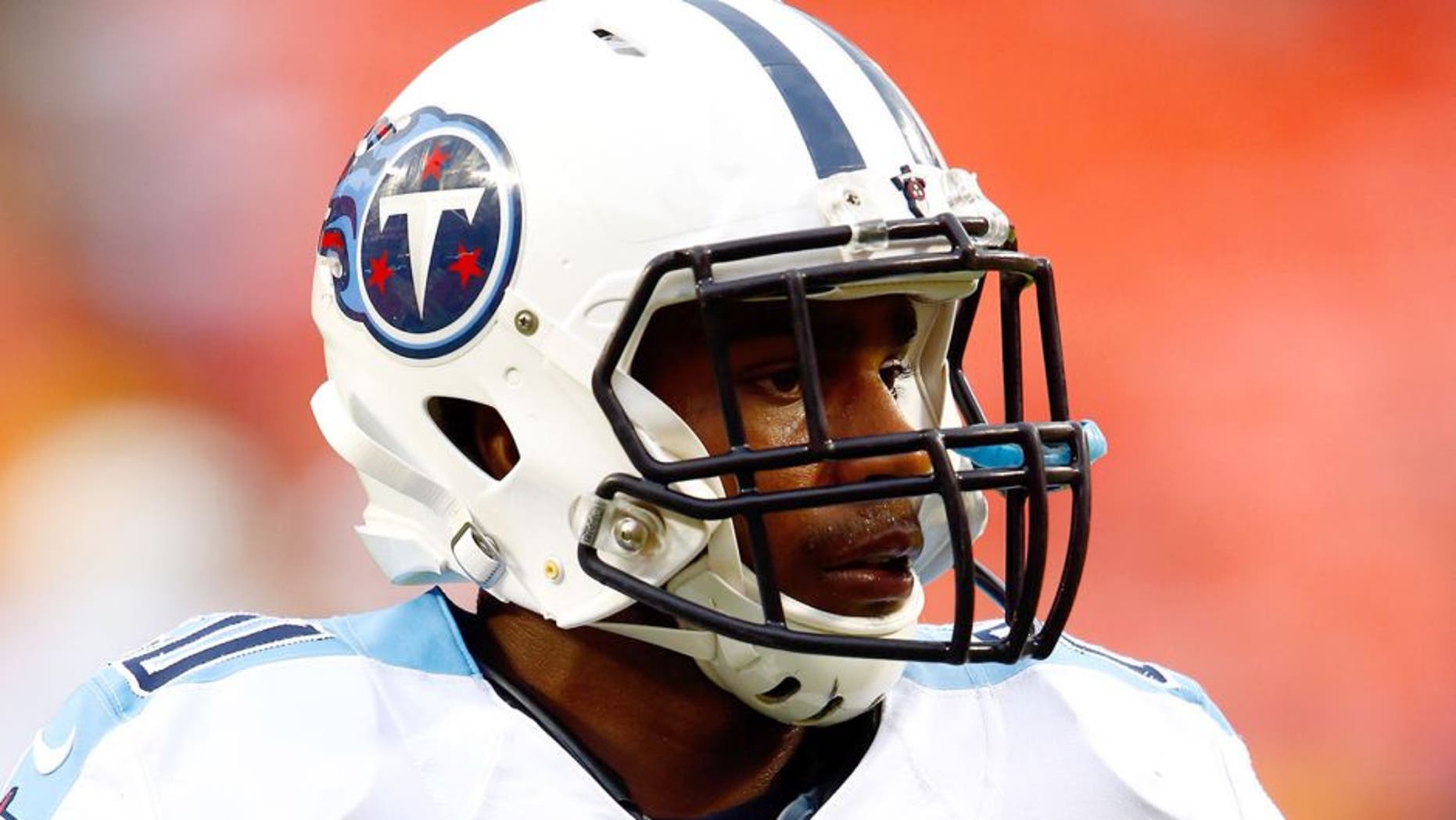 KANSAS CITY, MO - AUGUST 28: Running back Bishop Sankey #20 of the Tennessee Titans warms up prior to the preseason game against the Kansas City Chiefs at Arrowhead Stadium on August 28, 2015 in Kansas City, Missouri. (Photo by Jamie Squire/Getty Images)