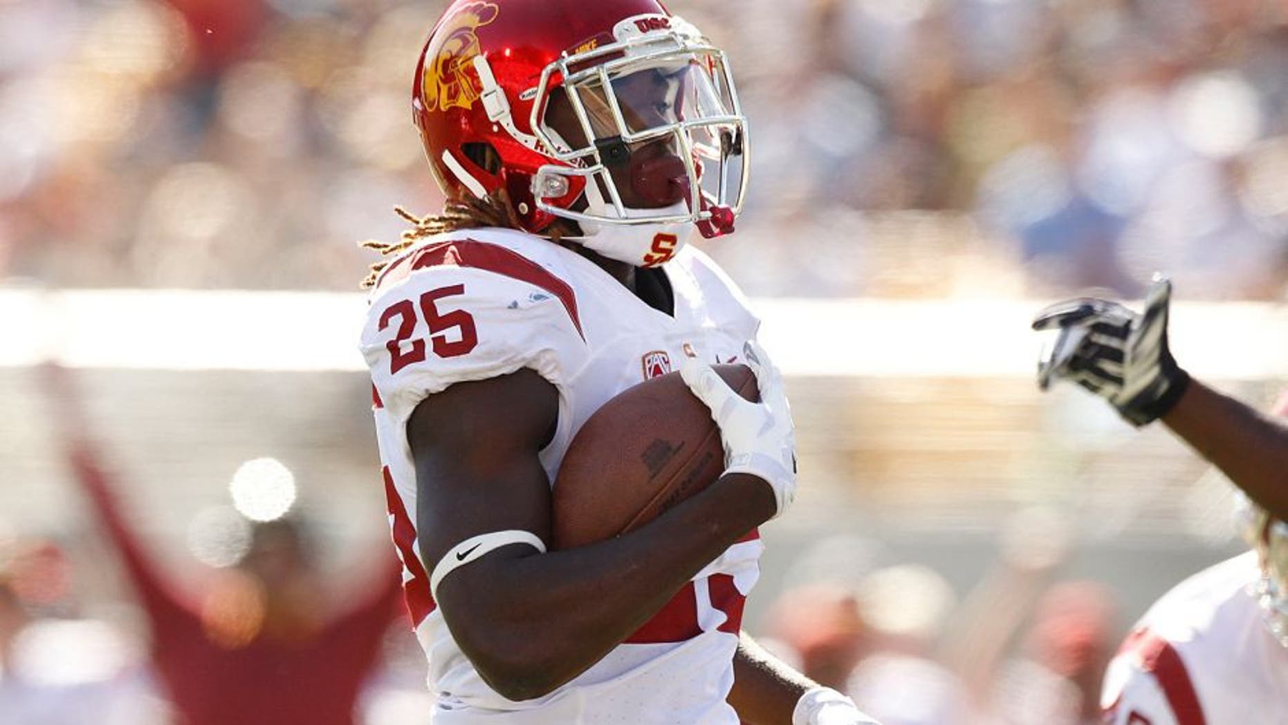 Oct 31, 2015; Berkeley, CA, USA; Southern California Trojans running back Ronald Jones II (25) runs for a touchdown against the California Golden Bears in the second quarter at Memorial Stadium. Mandatory Credit: Cary Edmondson-USA TODAY Sports
