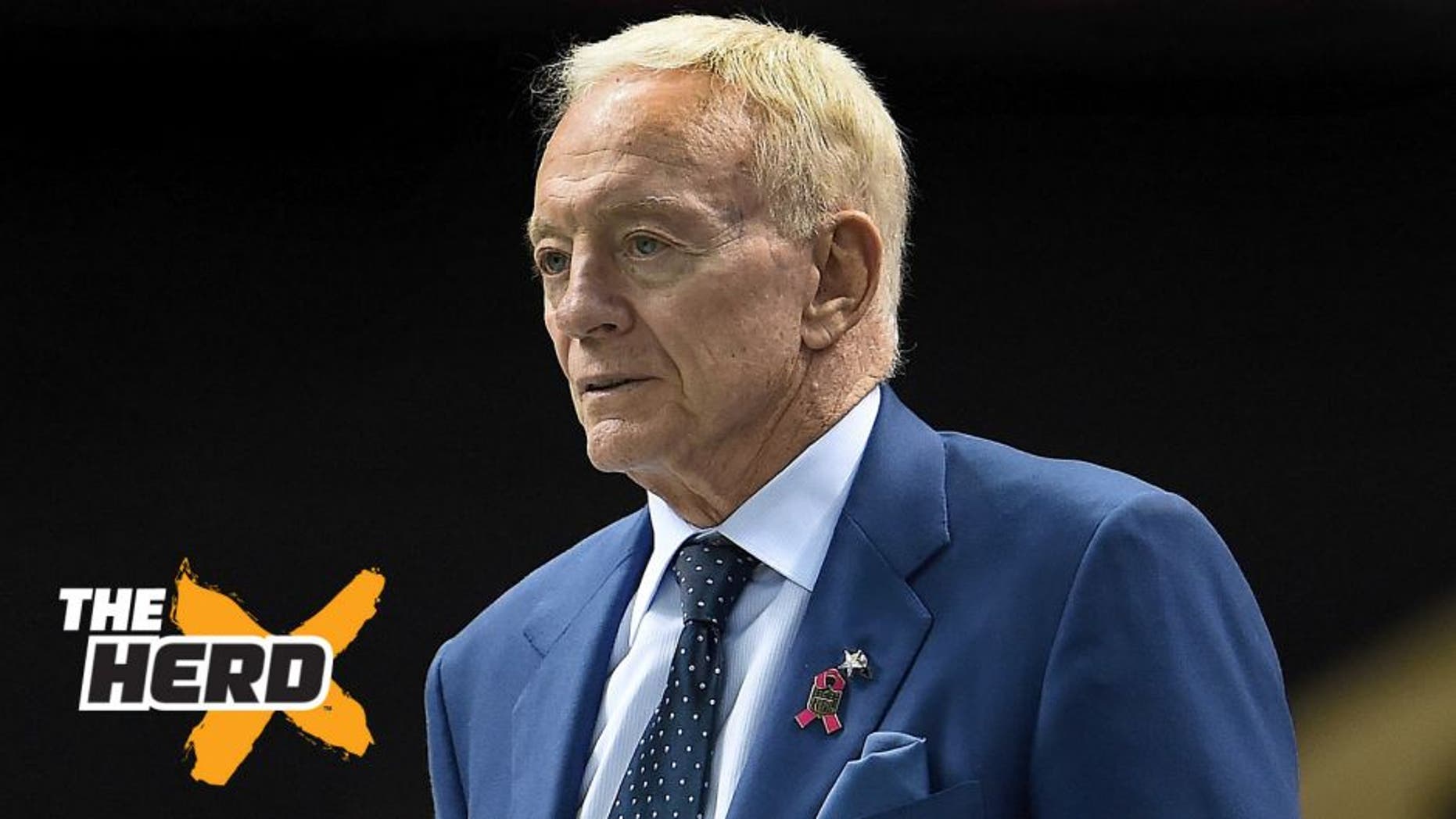 NEW ORLEANS, LA - OCTOBER 04: Owner of the Dallas Cowboys Jerry Jones watches from the sidelines during the first quarter against the New Orleans Saints at Mercedes-Benz Superdome on October 4, 2015 in New Orleans, Louisiana. (Photo by Stacy Revere/Getty Images)