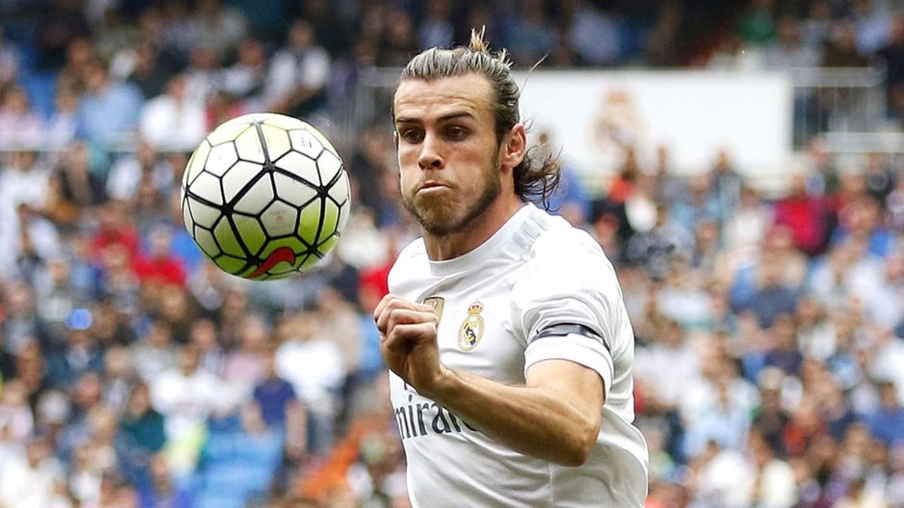 MADRID, SPAIN - OCTOBER 17: Gareth Bale of Real Madrid in action during the La Liga match between Real Madrid CF and Levante UD at Estadio Santiago Bernabeu on October 17, 2015 in Madrid, Spain. (Photo by Angel Martinez/Real Madrid via Getty Images)