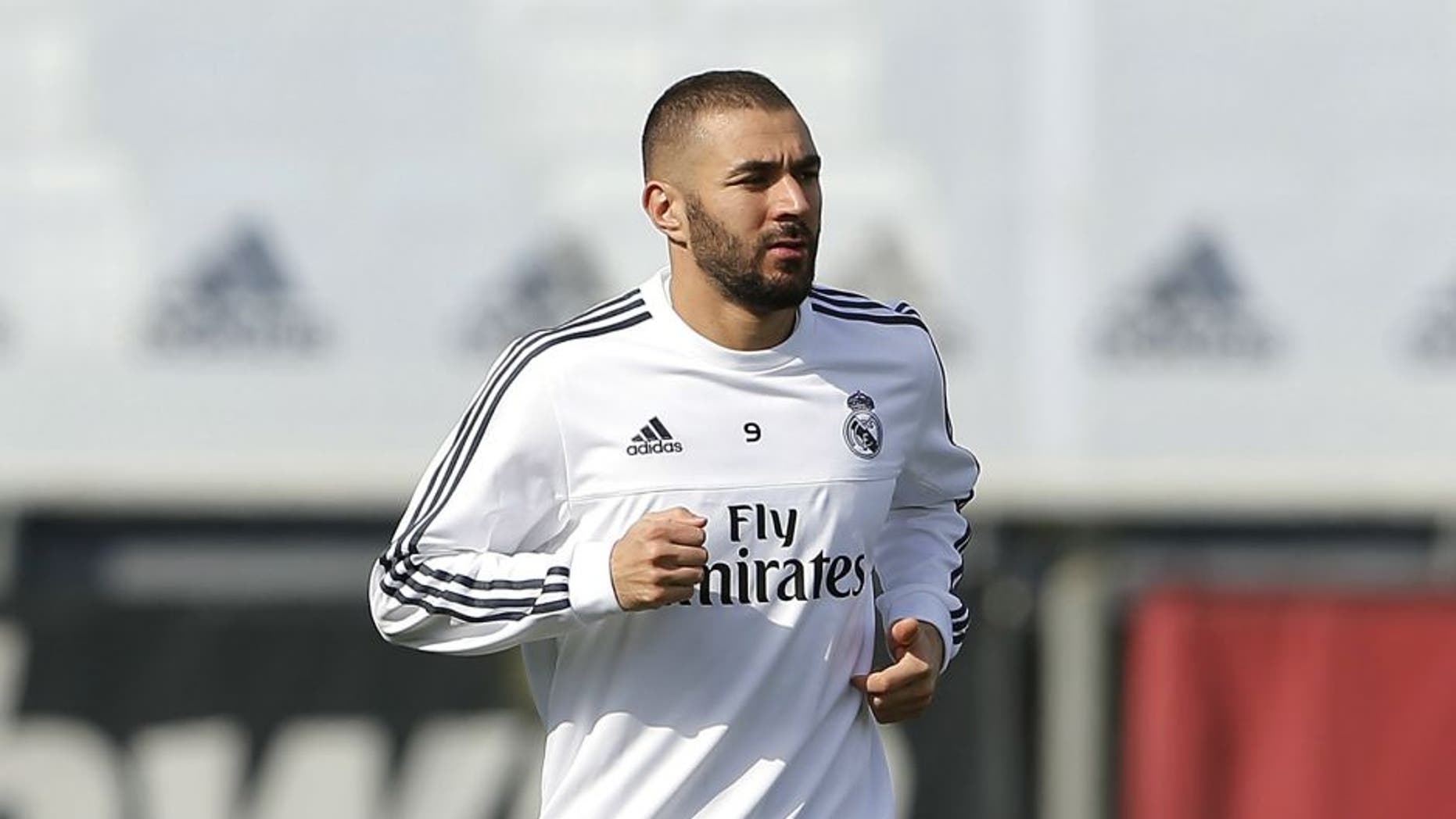 MADRID, SPAIN - OCTOBER 16: Karim Benzema of Real Madrid warms up during a training session at Valdebebas training ground on October 16, 2015 in Madrid, Spain. (Photo by Angel Martinez/Real Madrid via Getty Images)