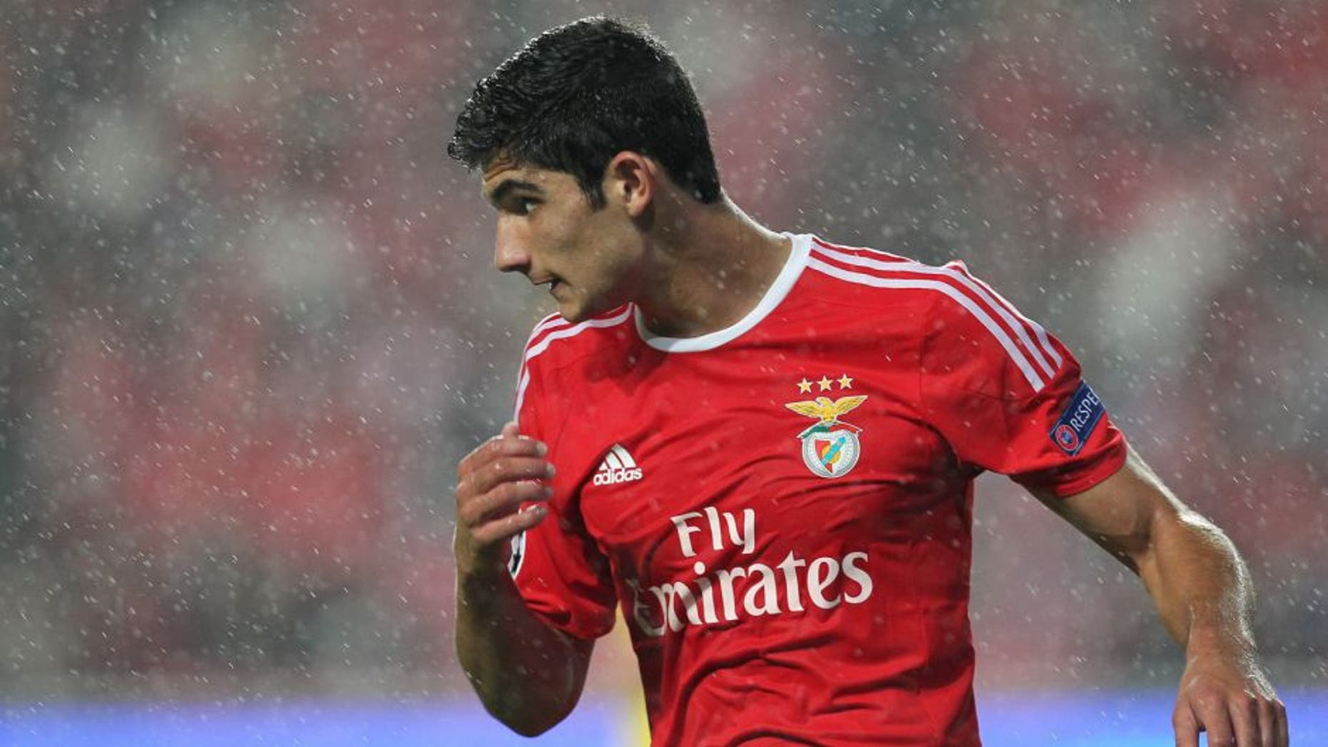 LISBON, PORTUGAL - SEPTEMBER 15: Benfica's forward Goncalo Guedes during the match between SL Benfica and FC Astana for the UEFA Champions League at Estadio da Luz on August 29, 2015 in Lisbon, Portugal. (Photo by Carlos Rodrigues/Getty Images)