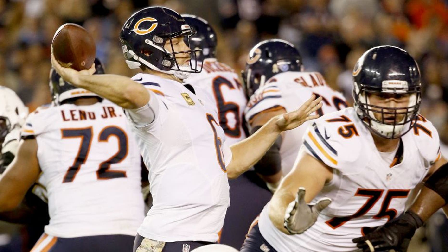 SAN DIEGO, CA - NOVEMBER 09: Jay Cutler #6 of the Chicago Bears passes against the San Diego Chargers at Qualcomm Stadium on November 9, 2015 in San Diego, California. (Photo by Sean M. Haffey/Getty Images)