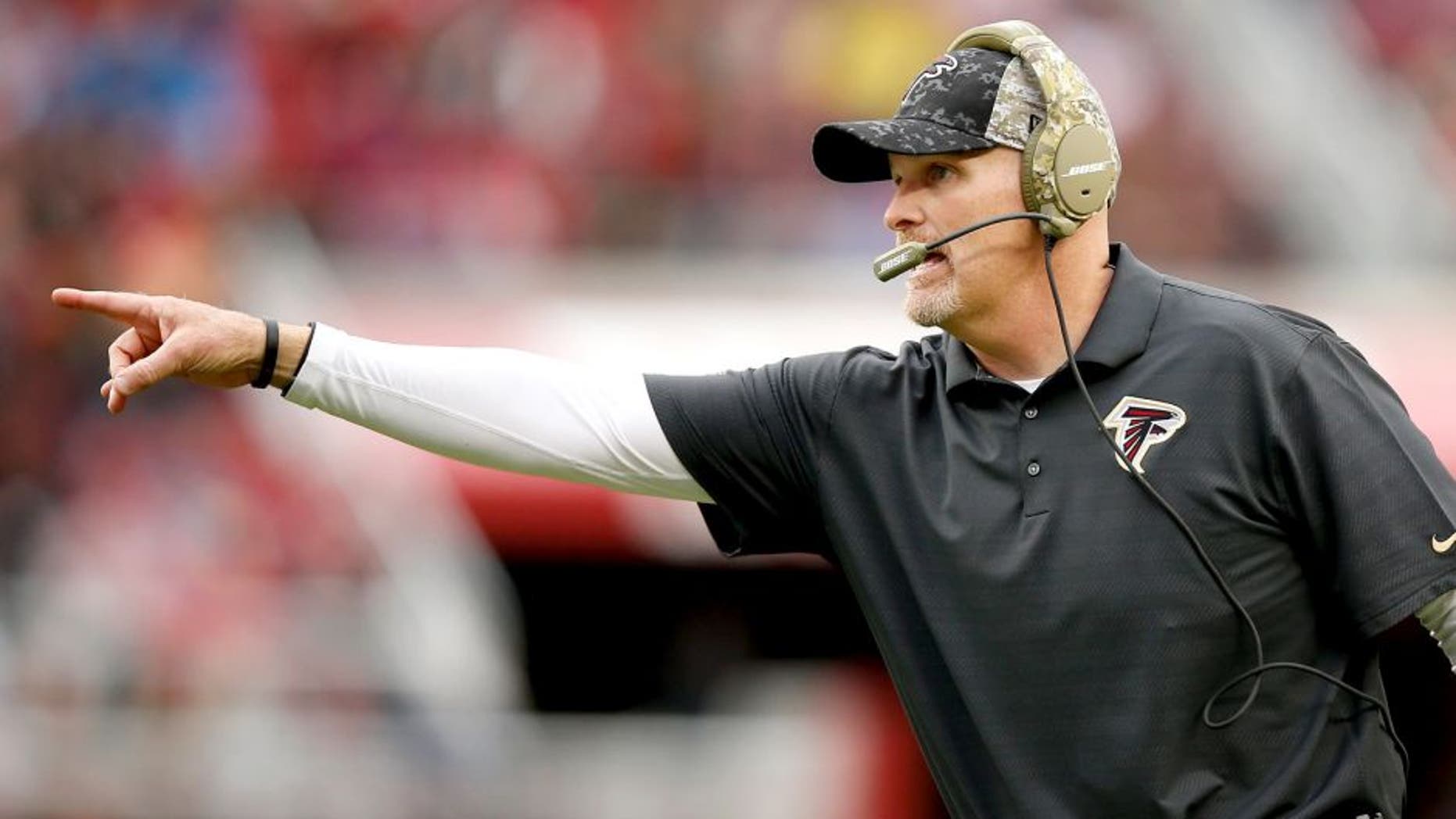 SANTA CLARA, CA - NOVEMBER 08: Head coach Dan Quinn of the Atlanta Falcons shouts to his team during their game against the San Francisco 49ers at Levi's Stadium on November 8, 2015 in Santa Clara, California. (Photo by Ezra Shaw/Getty Images)