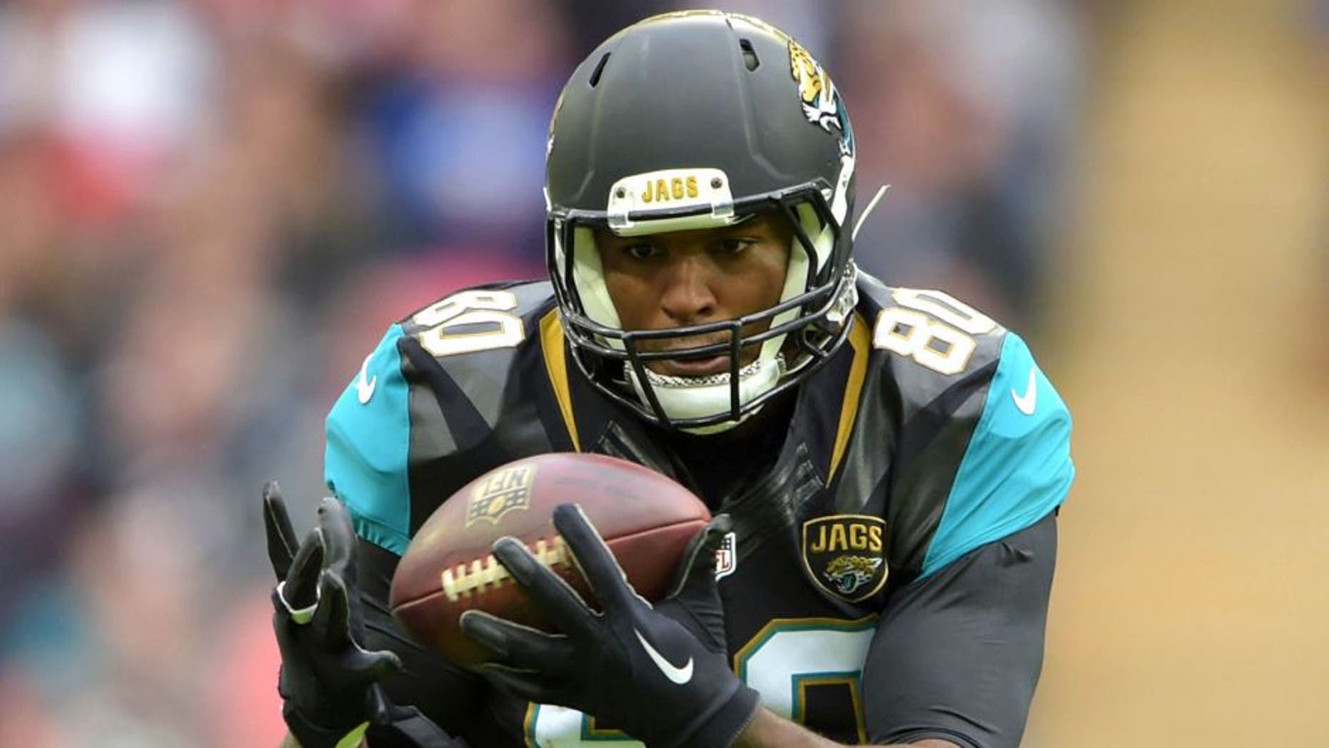 Oct 25, 2015; London, United Kingdom; Jacksonville Jaguars tight end Julius Thomas (80) catches a pass against the Buffalo Bills during NFL International Series game at Wembley Stadium. Mandatory Credit: Kirby Lee-USA TODAY Sports