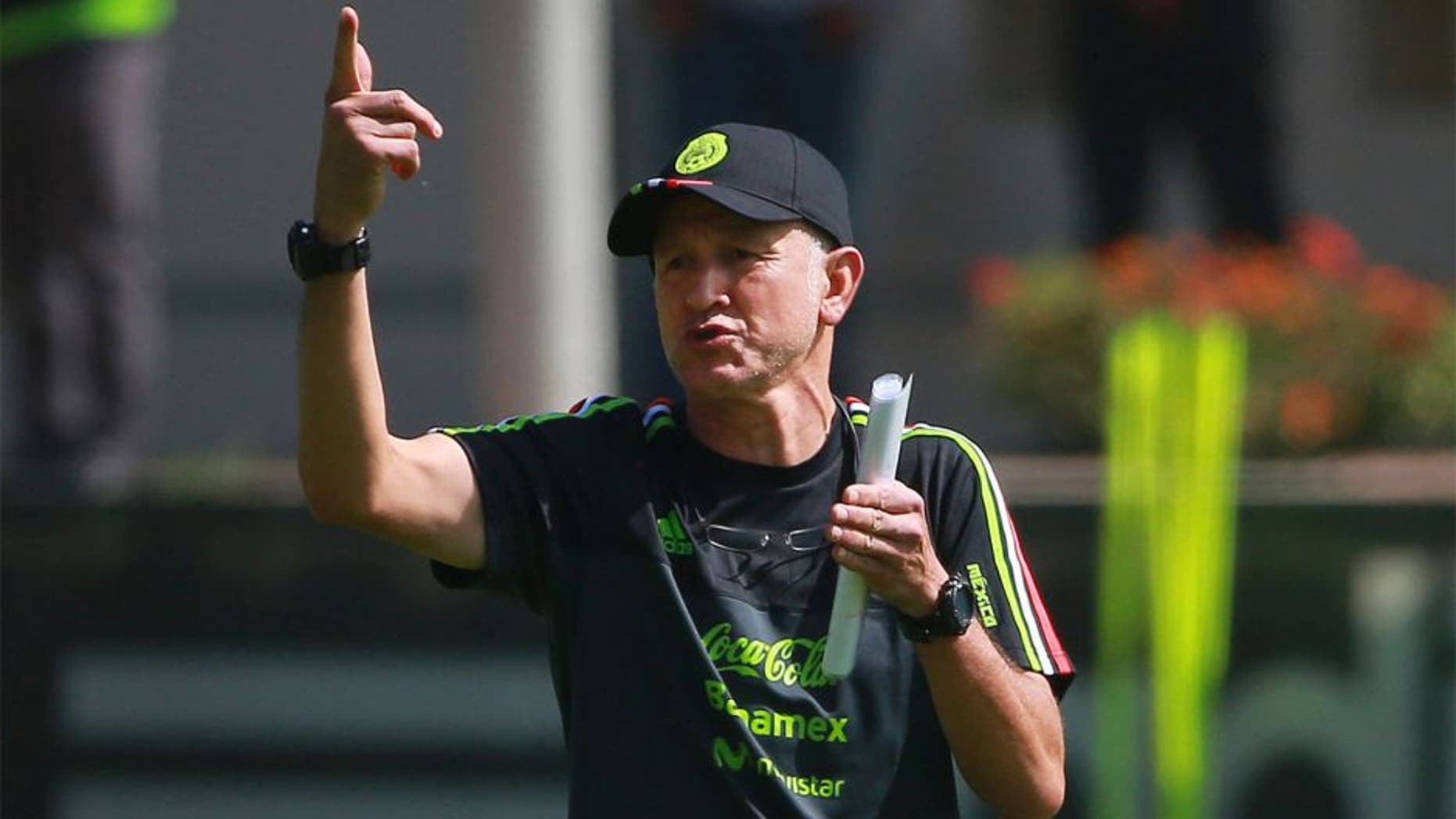 MEXICO CITY, MEXICO - NOVEMBER 10: Juan Carlos Osorio coach of Mexico gestures during a training session at Centro de Alto Rendimiento on November 10, 2015 in Mexico City, Mexico. Mexico will face El Salvador on November 13, 2015. (Photo by Hector Vivas/LatinContent(Getty Images)