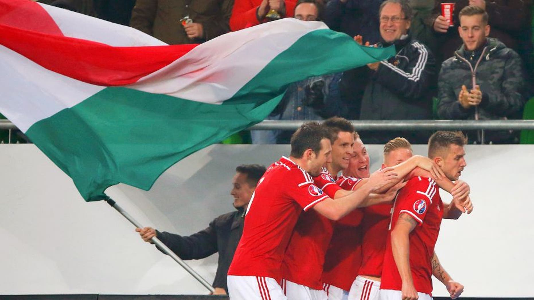 Football Soccer - Hungary vs Norway- UEFA EURO 2016 play-off - Grupama Arena 15/11/15. Hungary's Tamas Priskin (R) celebrates with teammates after scoring a goal. REUTERS/Laszlo Balogh Picture Supplied by Action Images