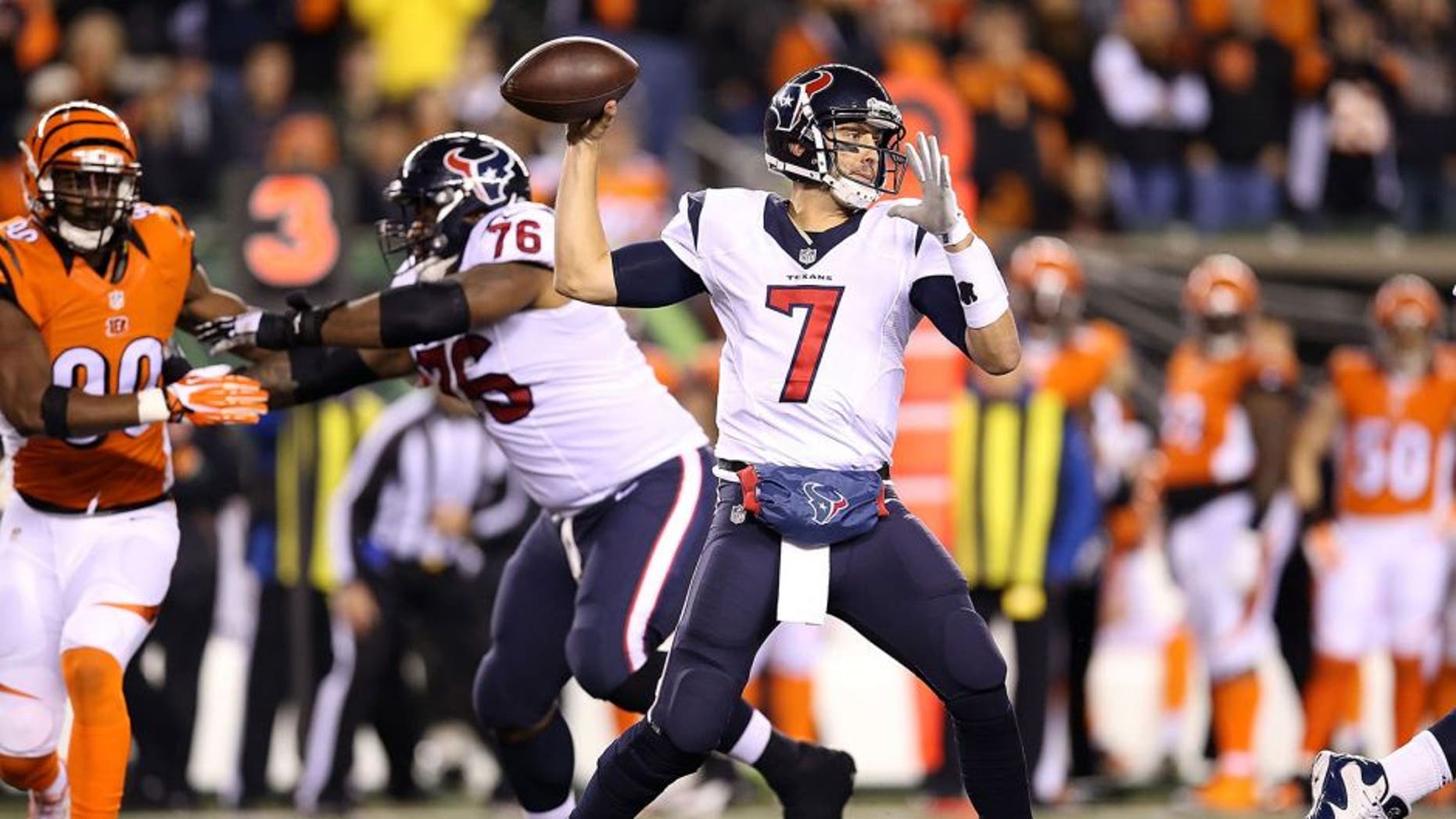CINCINNATI, OH - NOVEMBER 16: Brian Hoyer #7 of the Houston Texans throws a pass during the second quarter of the game against the Cincinnati Bengals at Paul Brown Stadium on November 16, 2015 in Cincinnati, Ohio. (Photo by Andy Lyons/Getty Images)