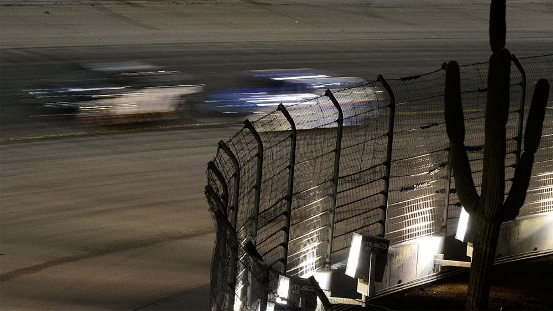 AVONDALE, AZ - NOVEMBER 15: A view of race action during the NASCAR Sprint Cup Series Quicken Loans Race for Heroes 500 at Phoenix International Raceway on November 15, 2015 in Avondale, Arizona. (Photo by Robert Laberge/NASCAR via Getty Images)